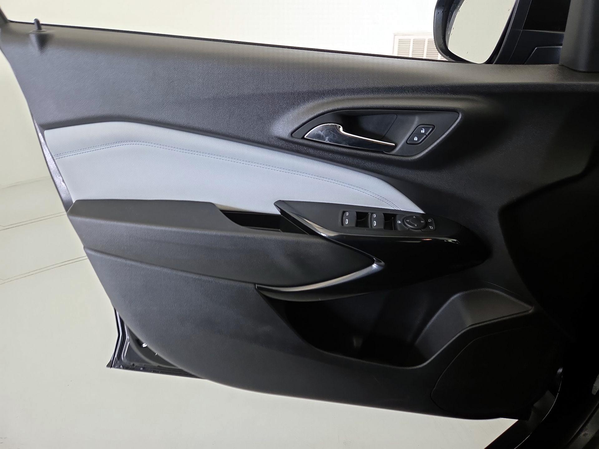 Thumbnail: 2025 Chevrolet Trax - 12