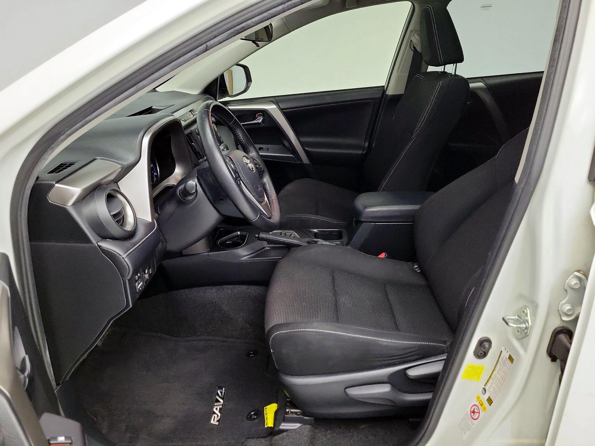 Thumbnail: 2018 Toyota RAV4 - 11