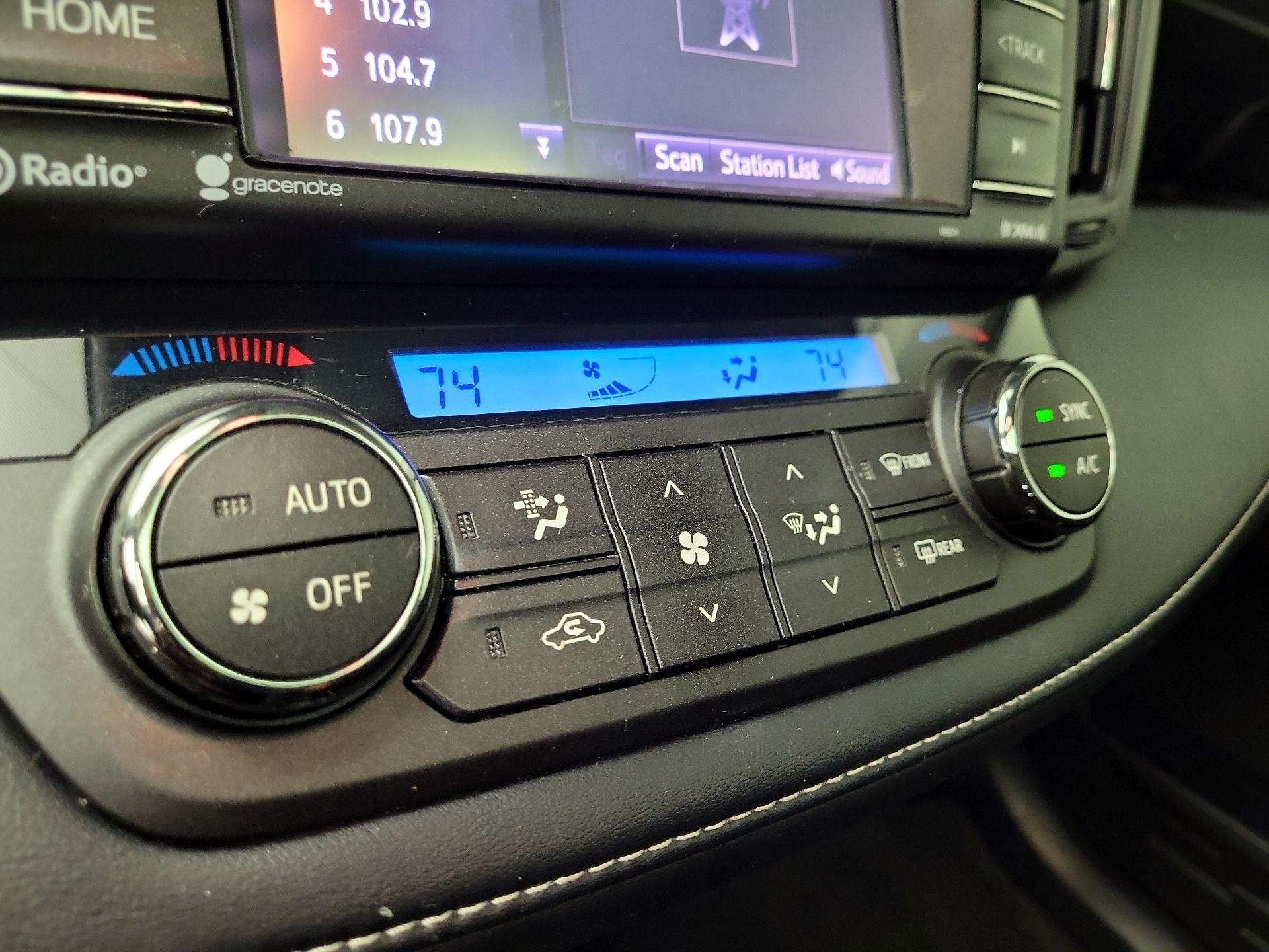 Thumbnail: 2018 Toyota RAV4 - 15