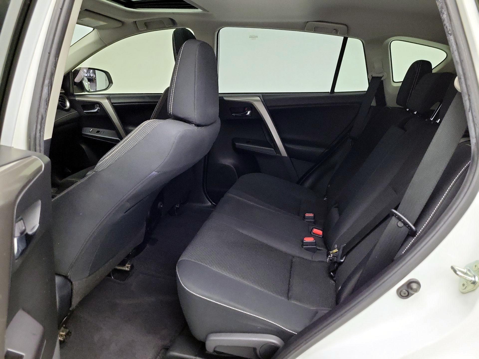 Thumbnail: 2018 Toyota RAV4 - 19