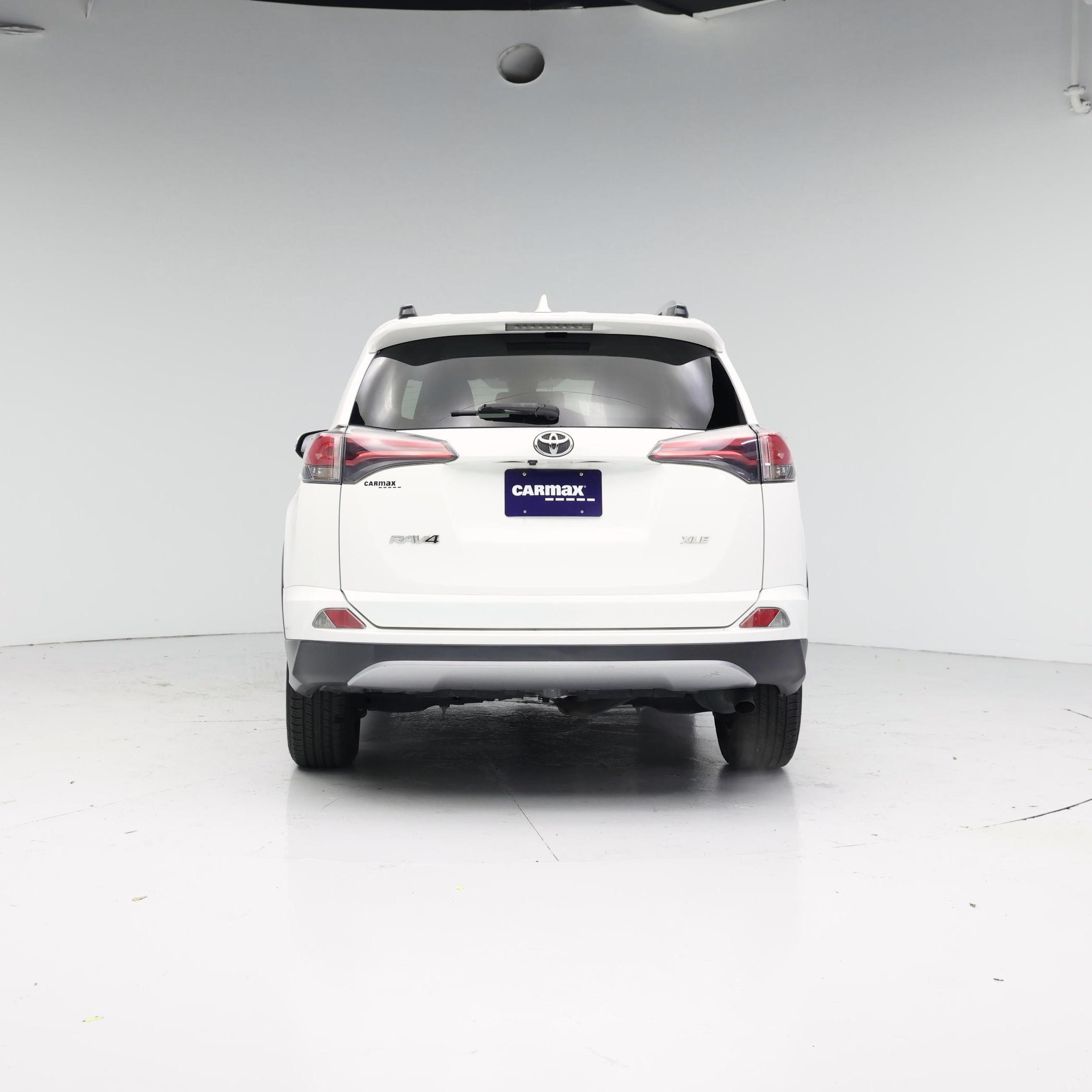 Thumbnail: 2018 Toyota RAV4 - 6