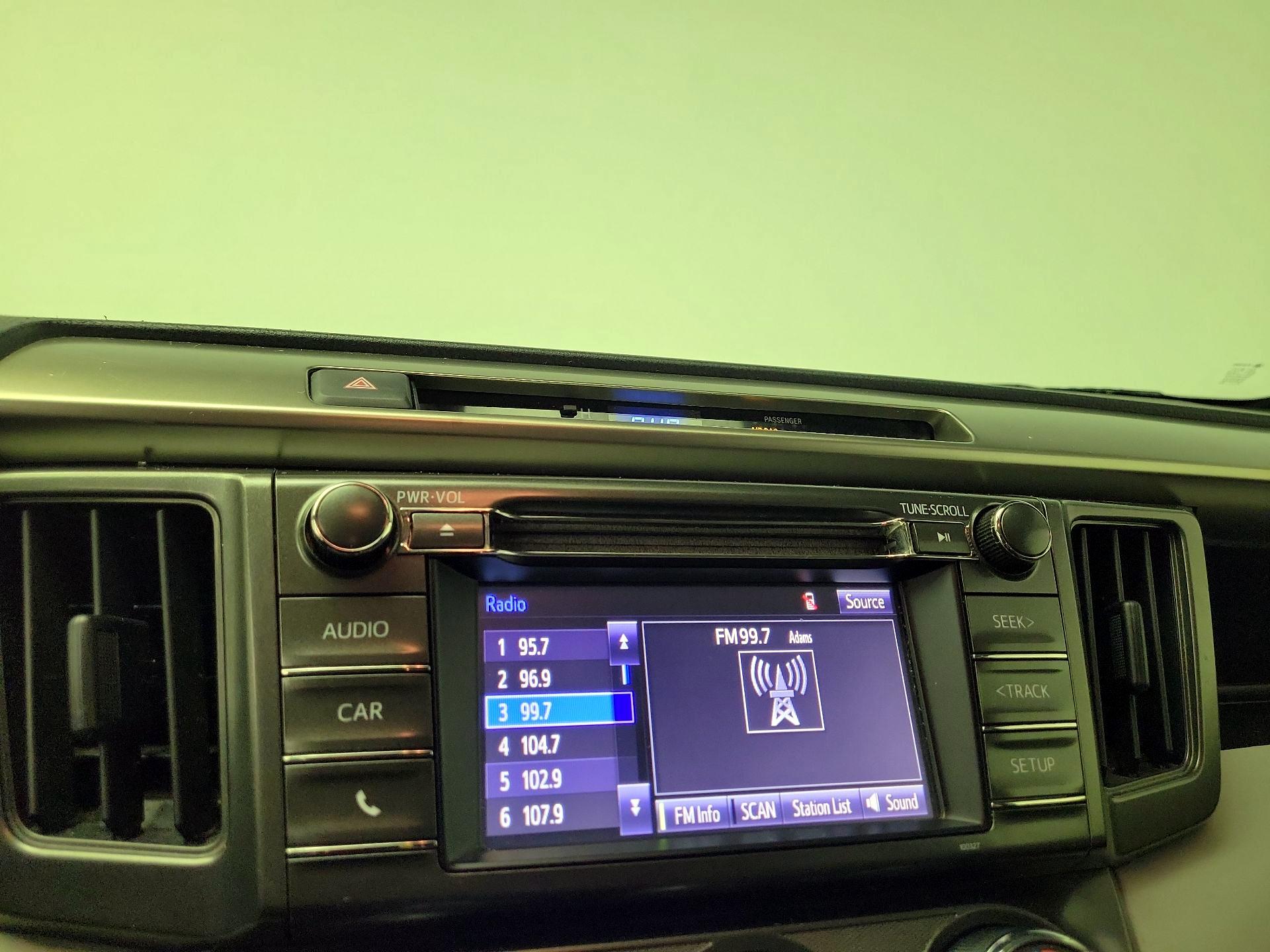 Thumbnail: 2015 Toyota RAV4 - 14