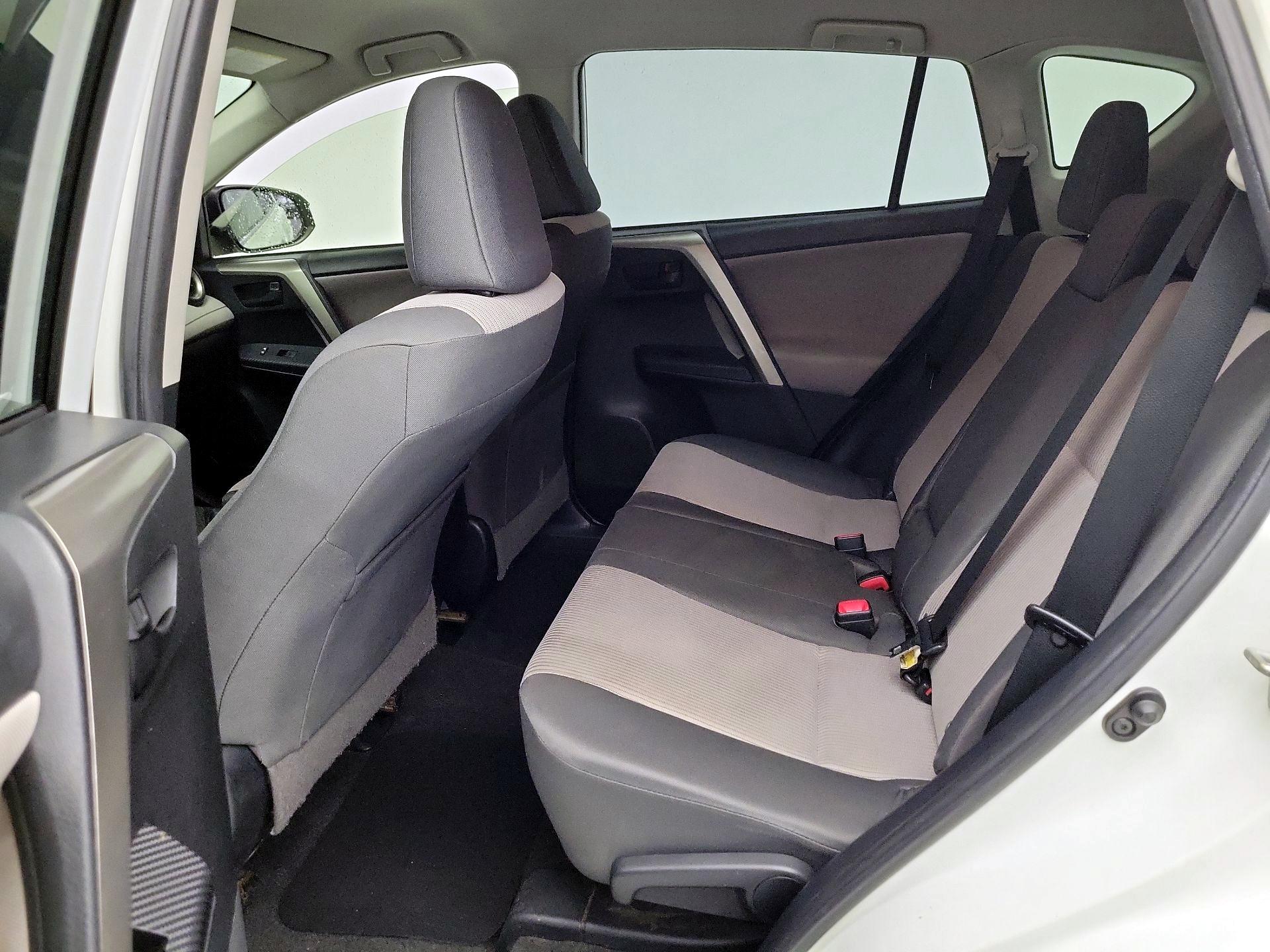 Thumbnail: 2015 Toyota RAV4 - 18