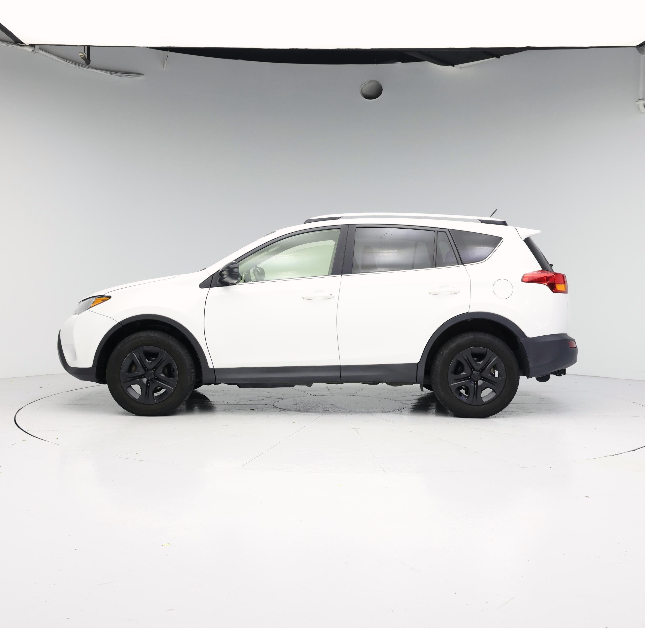 Thumbnail: 2015 Toyota RAV4 - 3