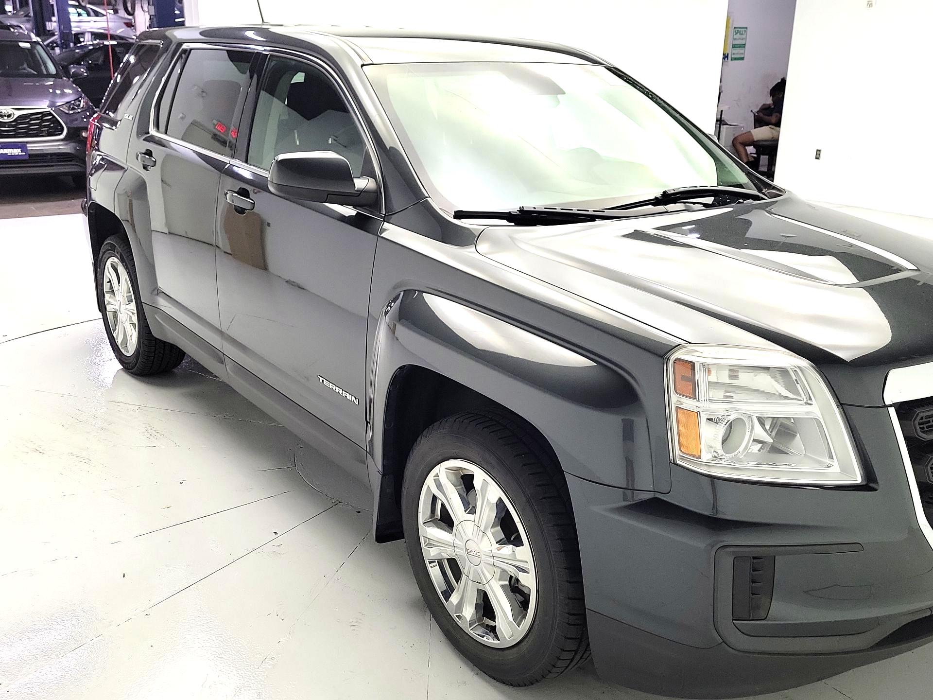 Thumbnail: 2017 GMC Terrain - 1