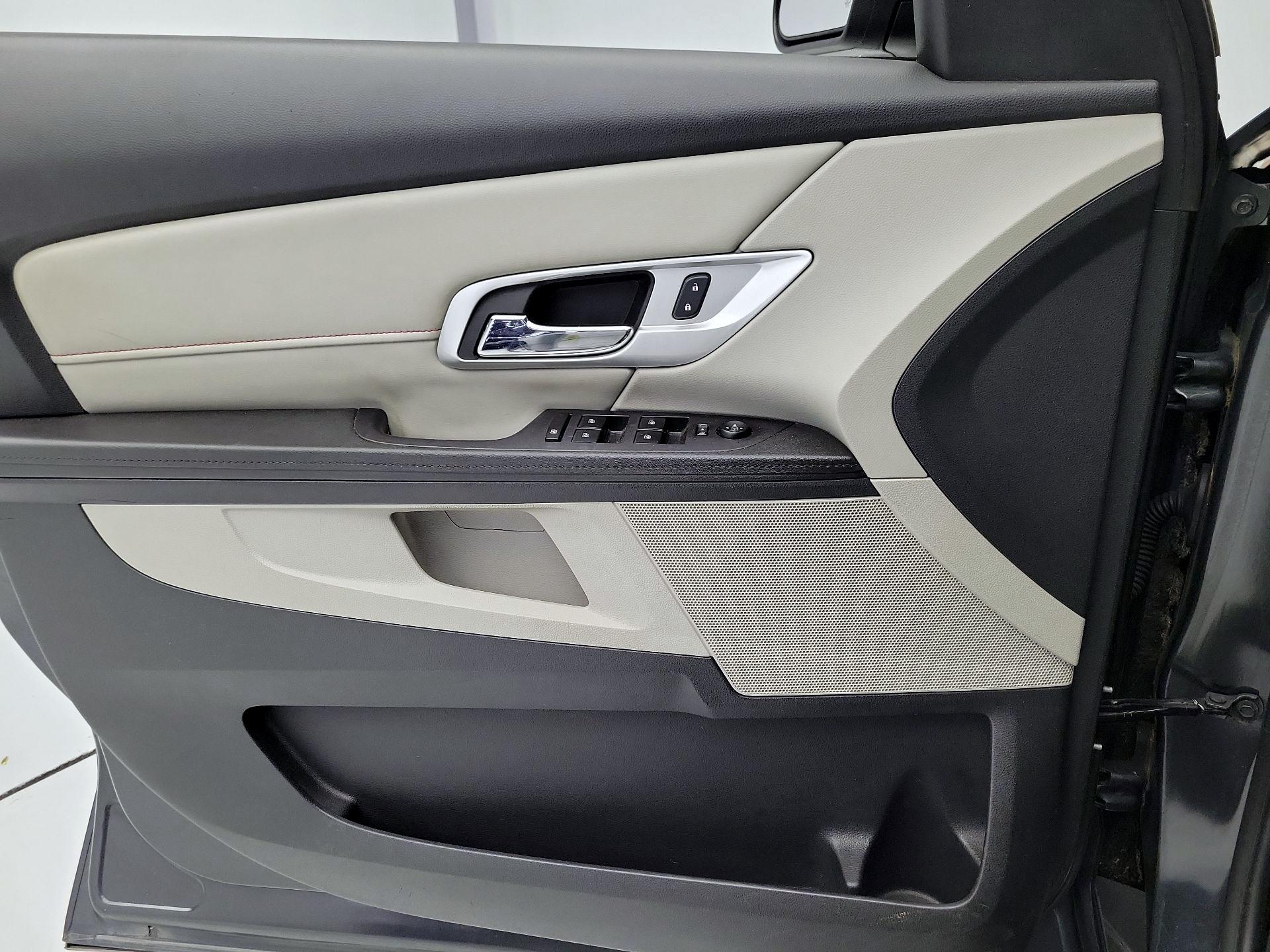 Thumbnail: 2017 GMC Terrain - 10
