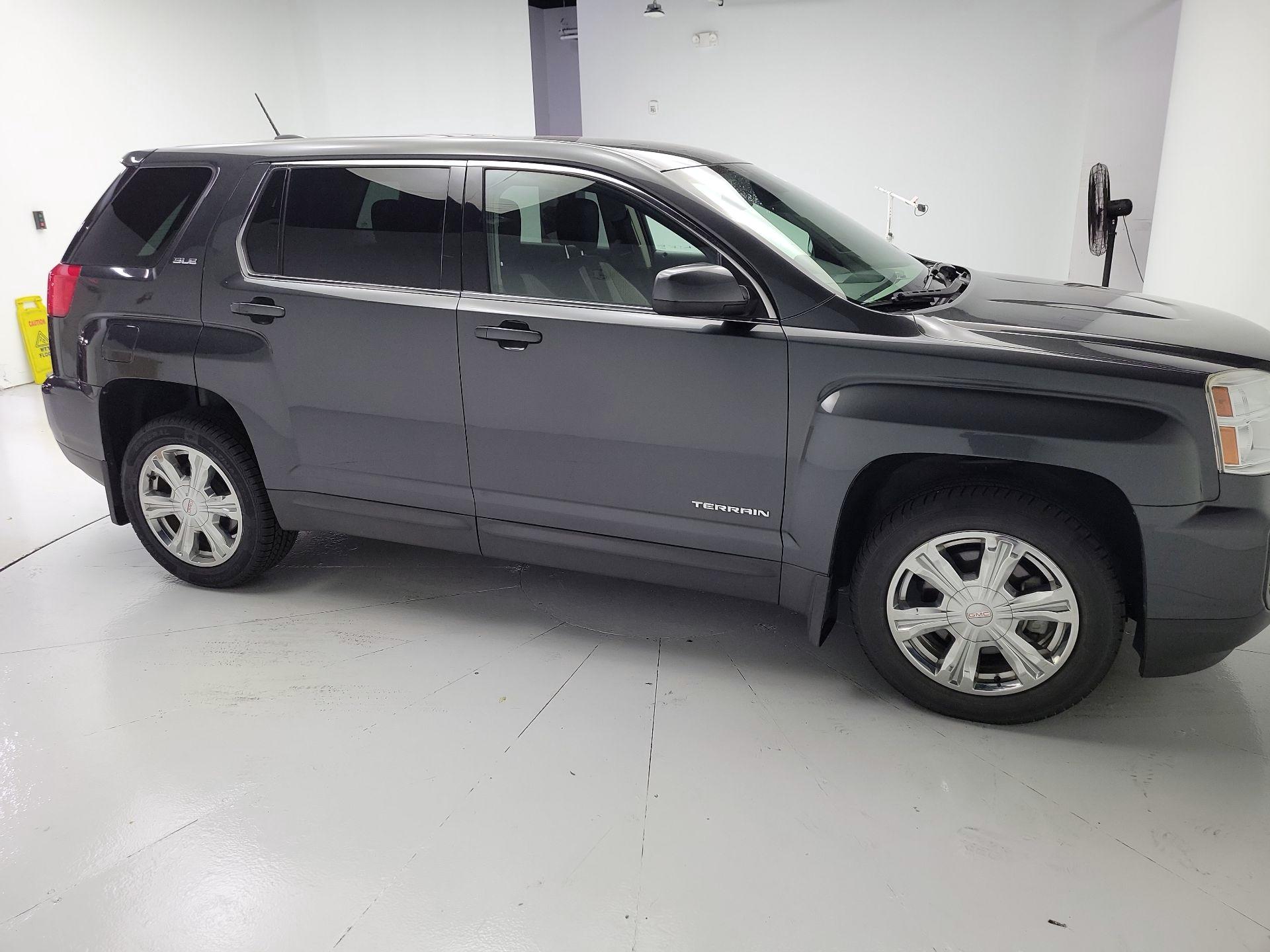 Thumbnail: 2017 GMC Terrain - 4