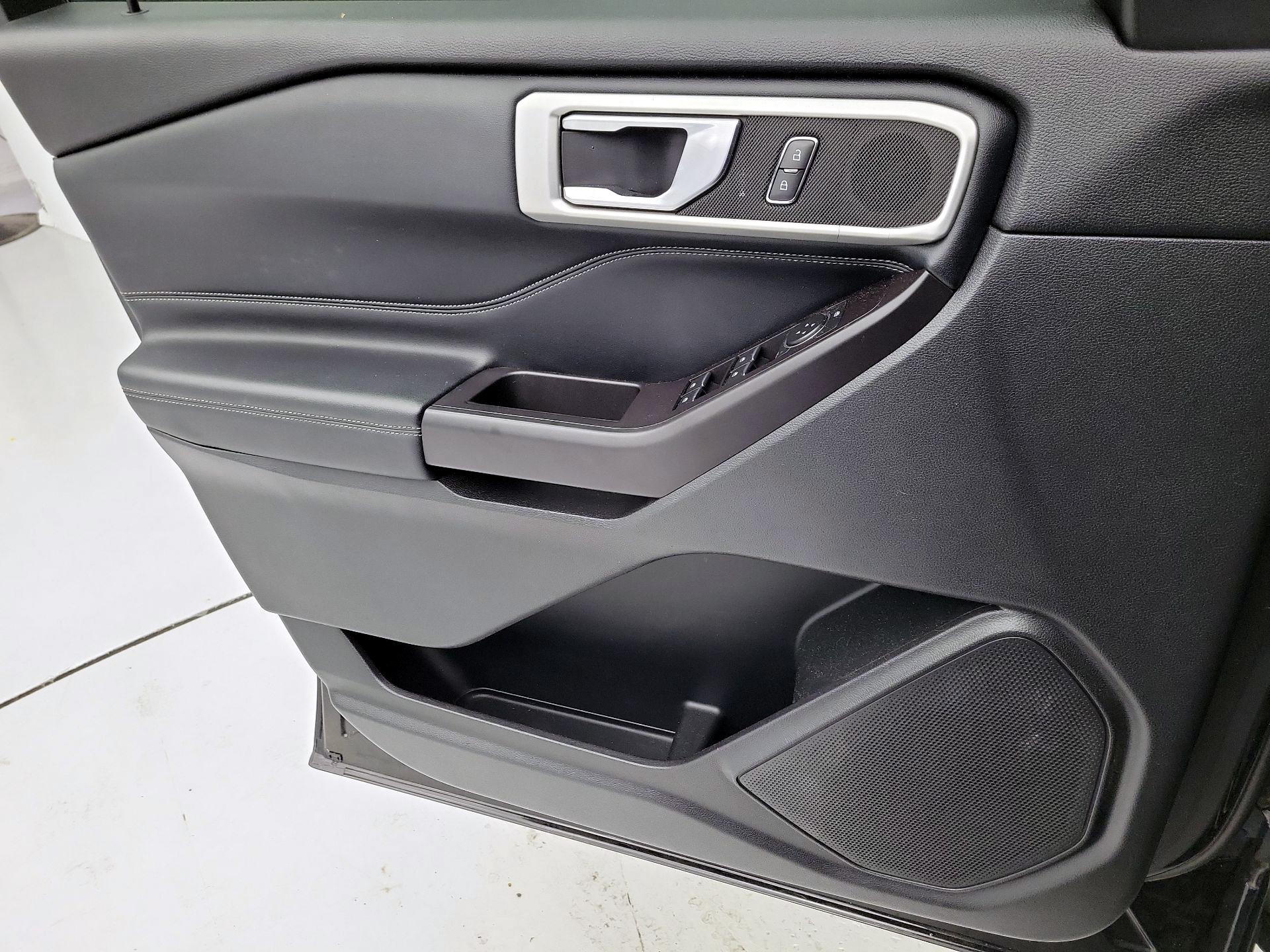 Thumbnail: 2020 Ford Explorer - 12