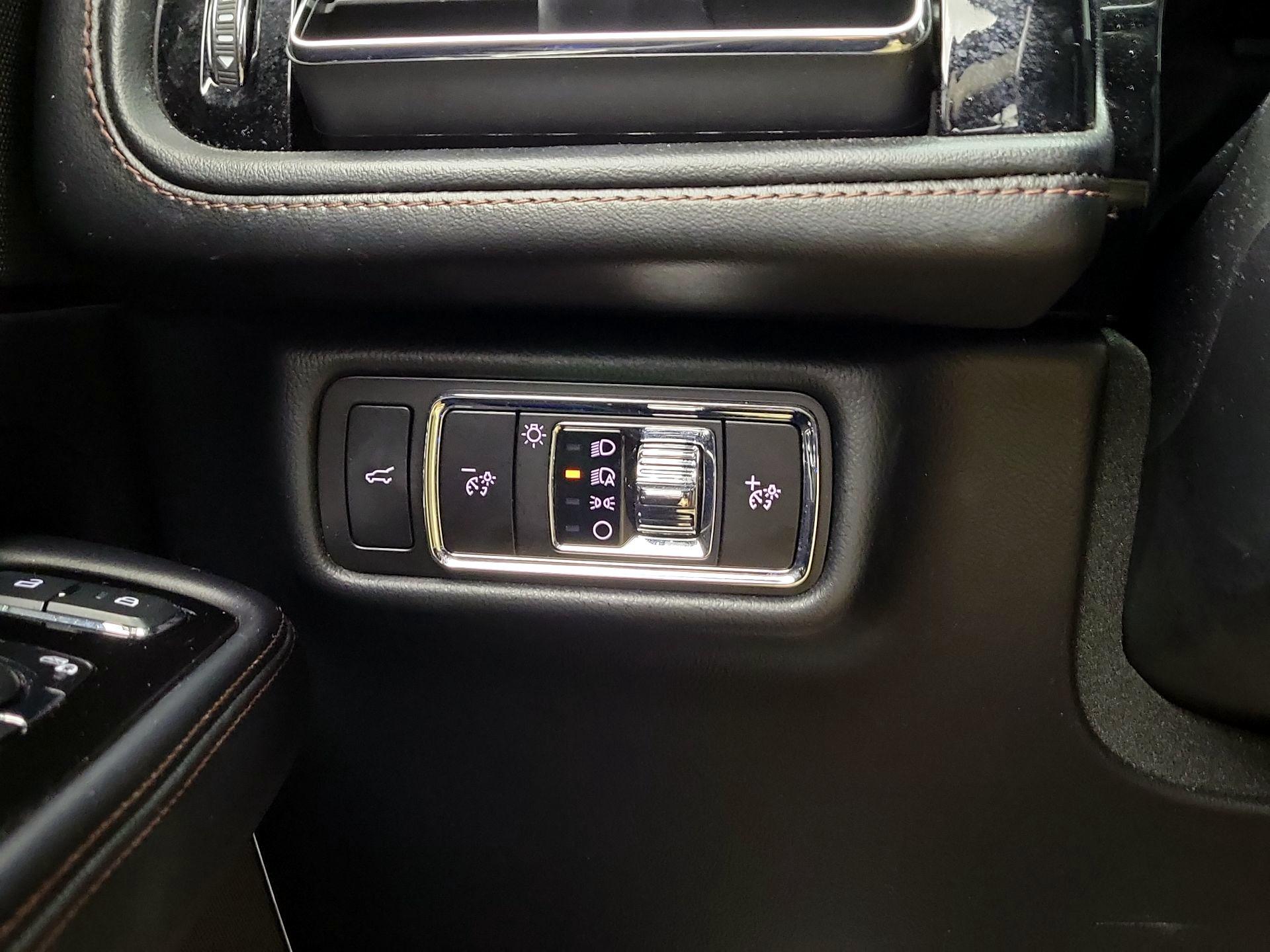 Thumbnail: 2023 Lincoln Aviator - 13