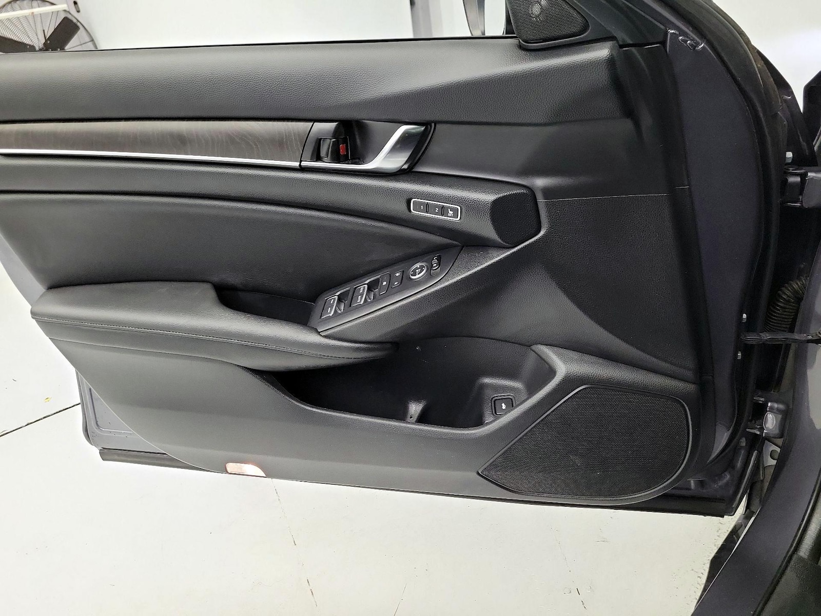 2020 Honda Accord Hybrid EX-L - Photo 13