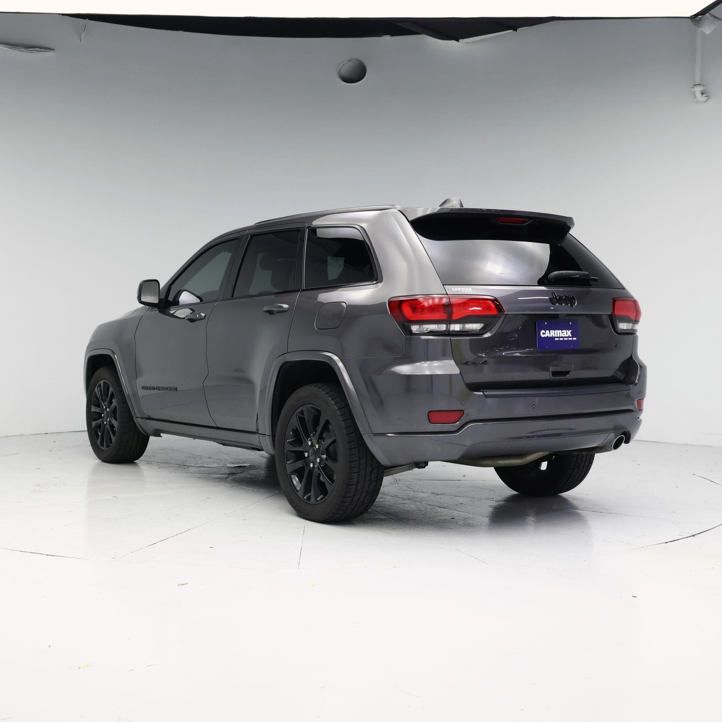 Thumbnail: 2020 Jeep Grand Cherokee - 2