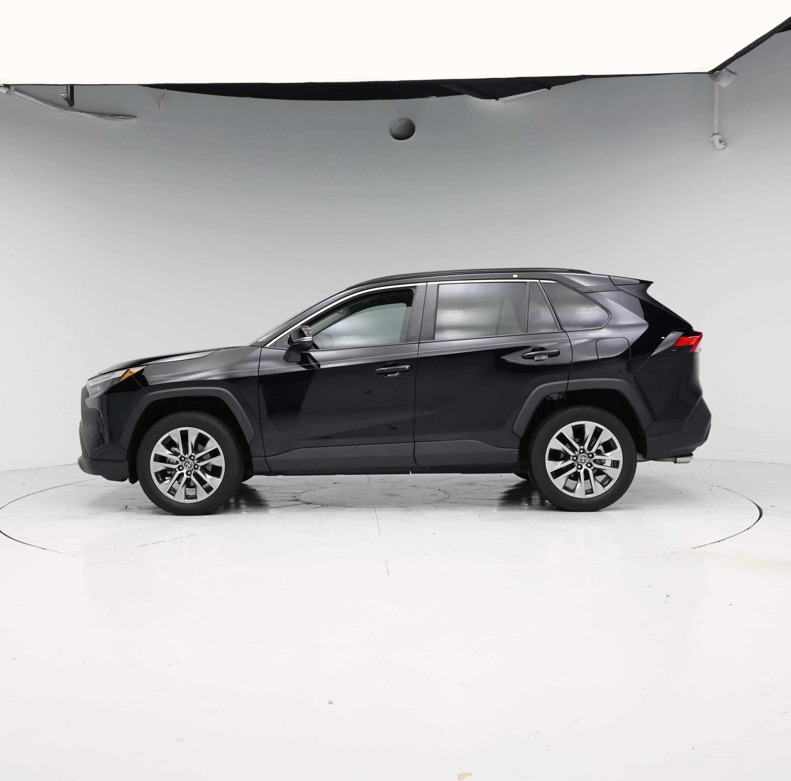 Thumbnail: 2023 Toyota RAV4 - 3