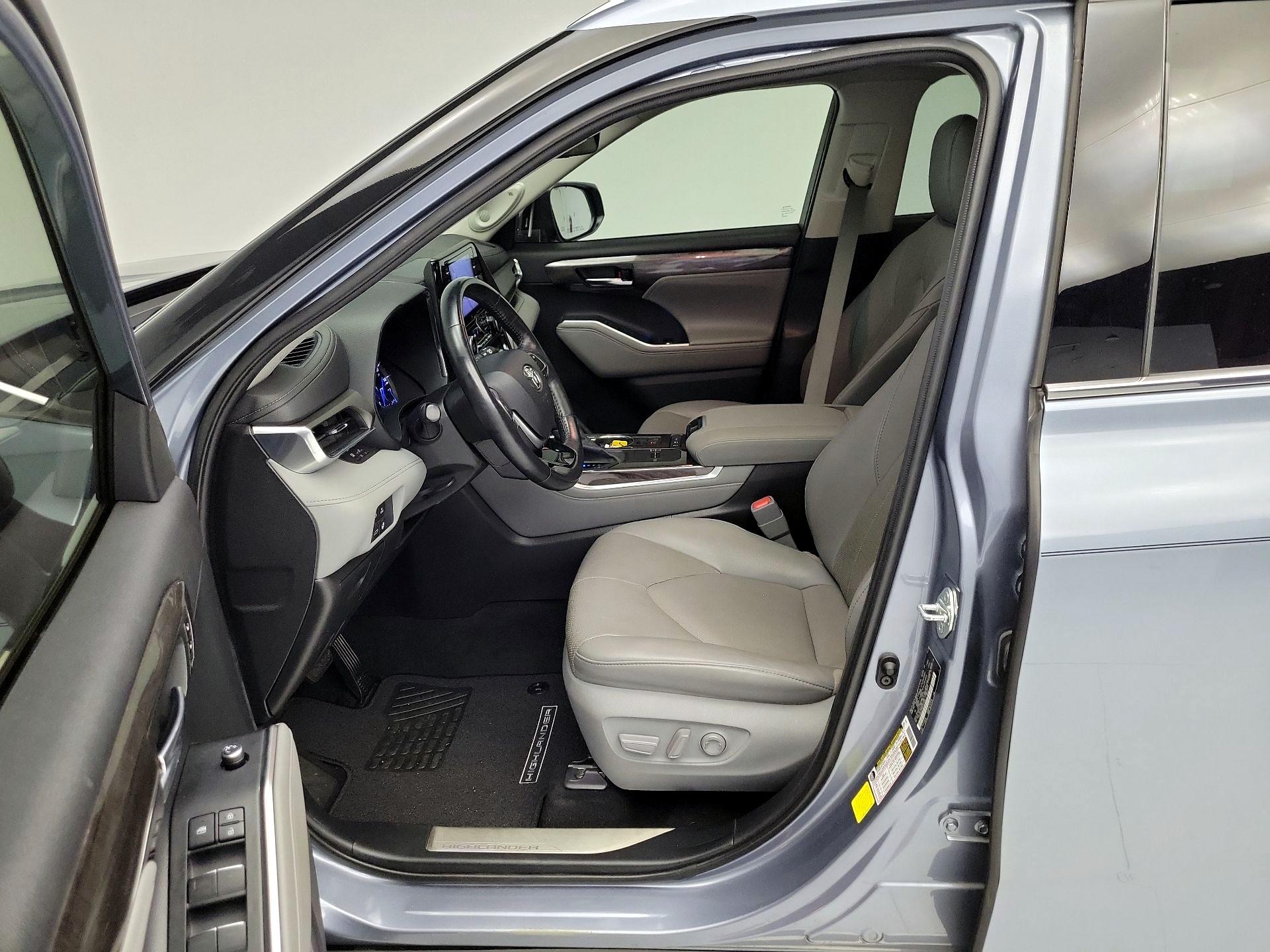 Thumbnail: 2021 Toyota Highlander - 11