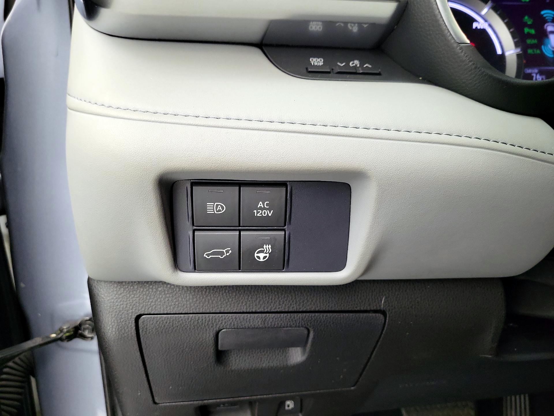Thumbnail: 2021 Toyota Highlander - 13