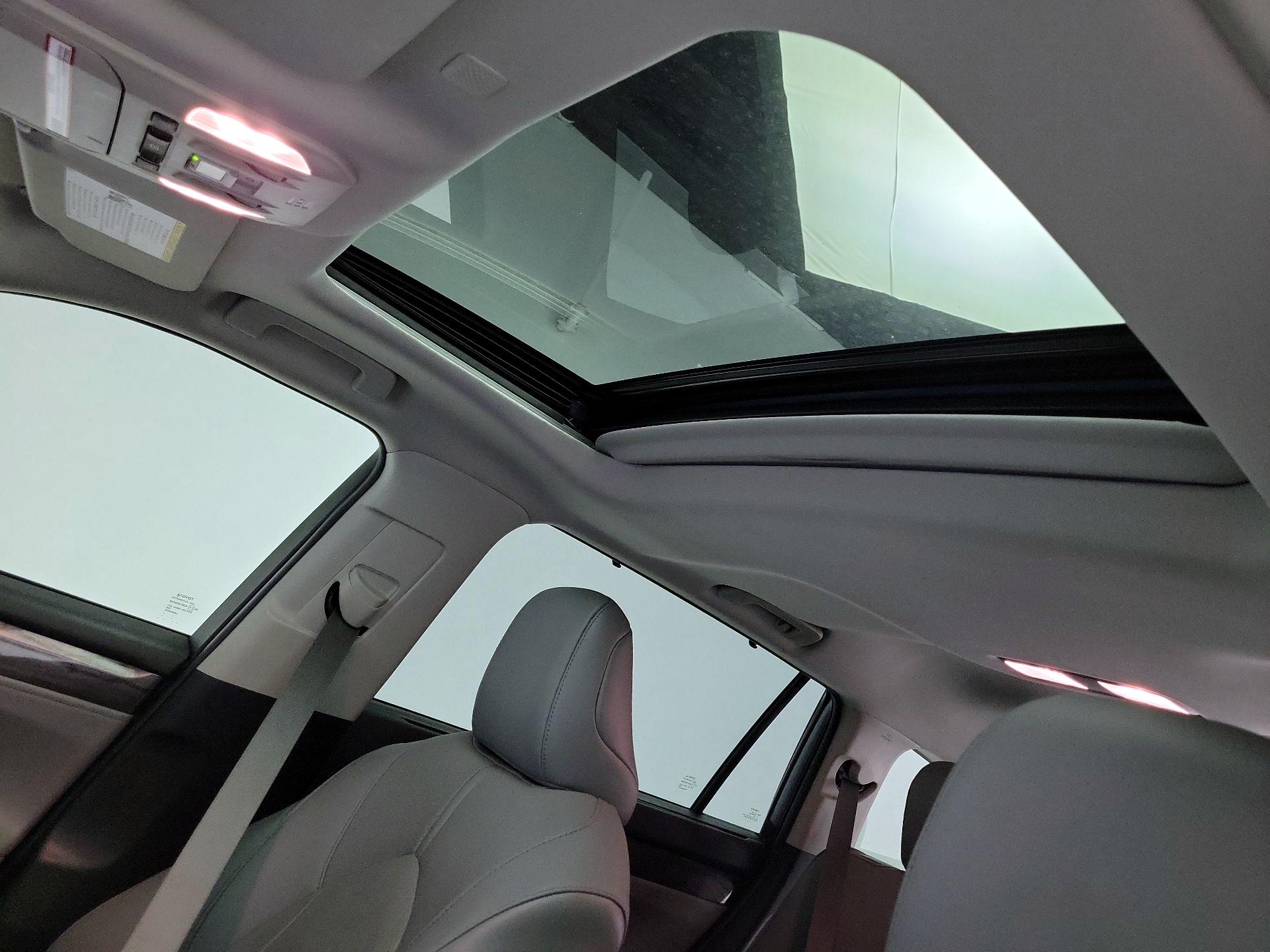 Thumbnail: 2021 Toyota Highlander - 20