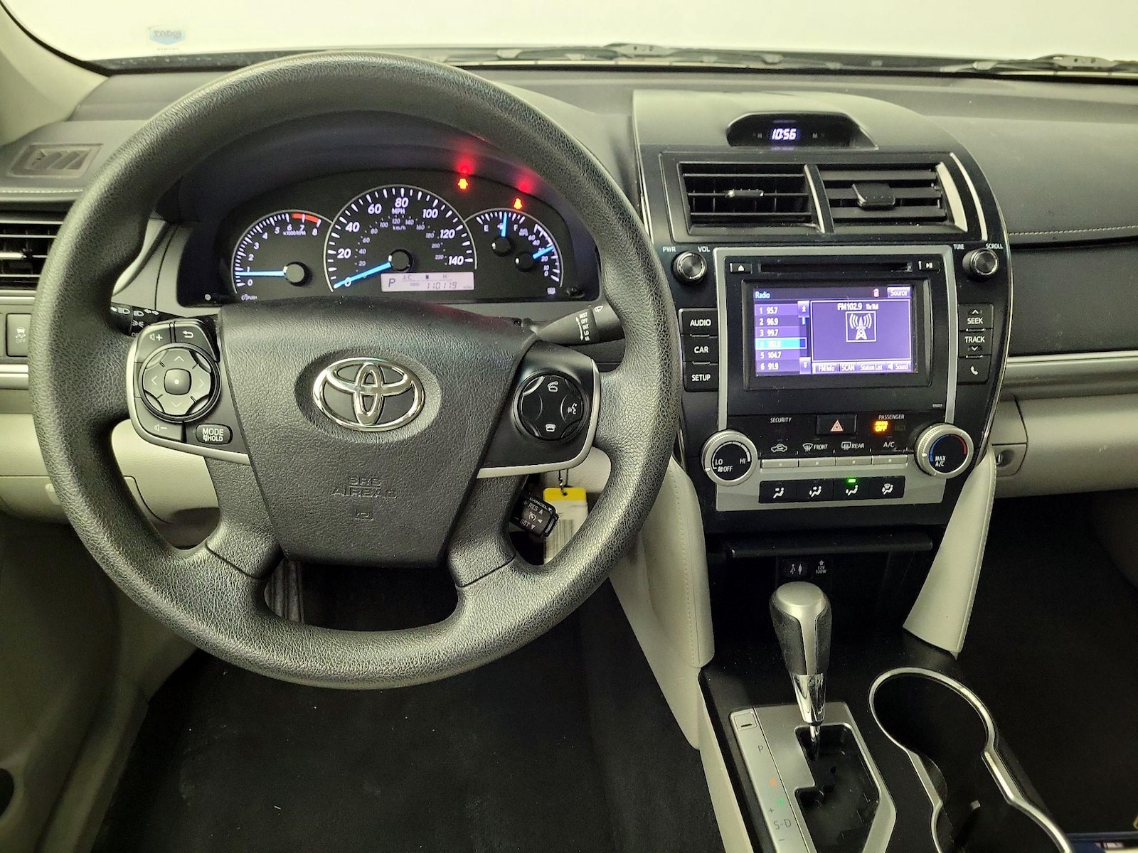 2014 Toyota Camry SE - Photo 11