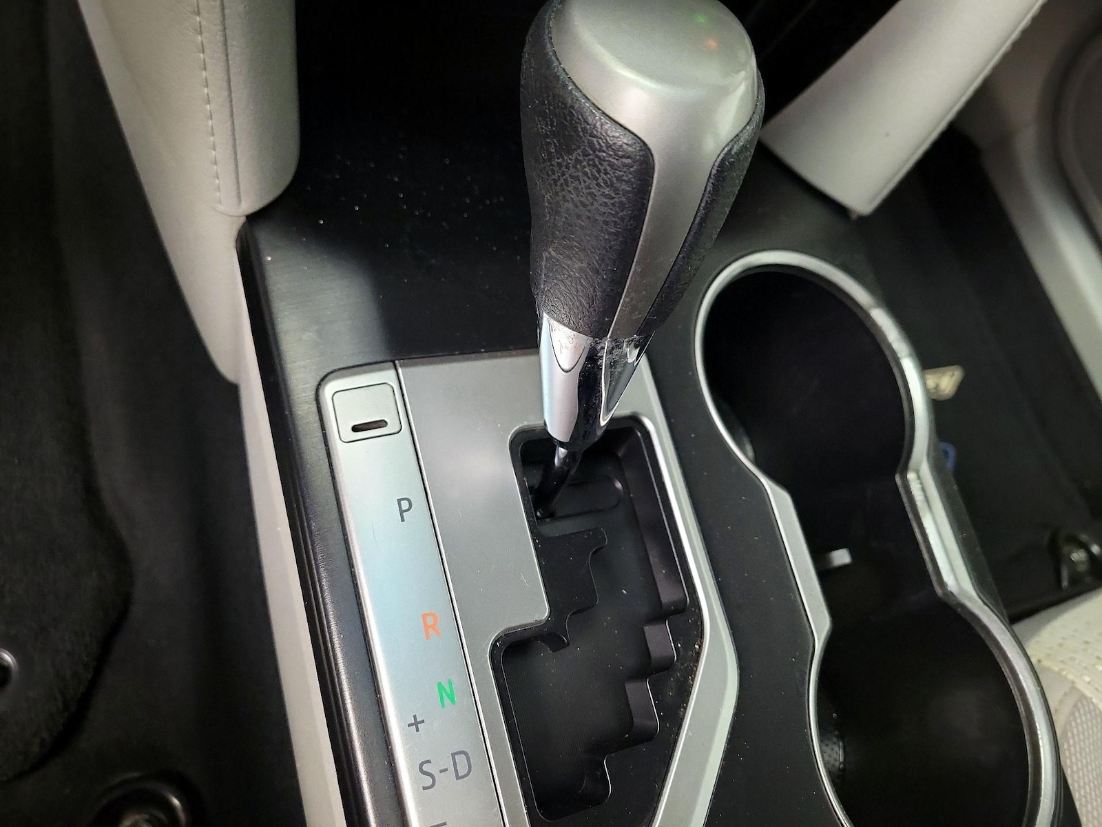 2014 Toyota Camry SE - Photo 17