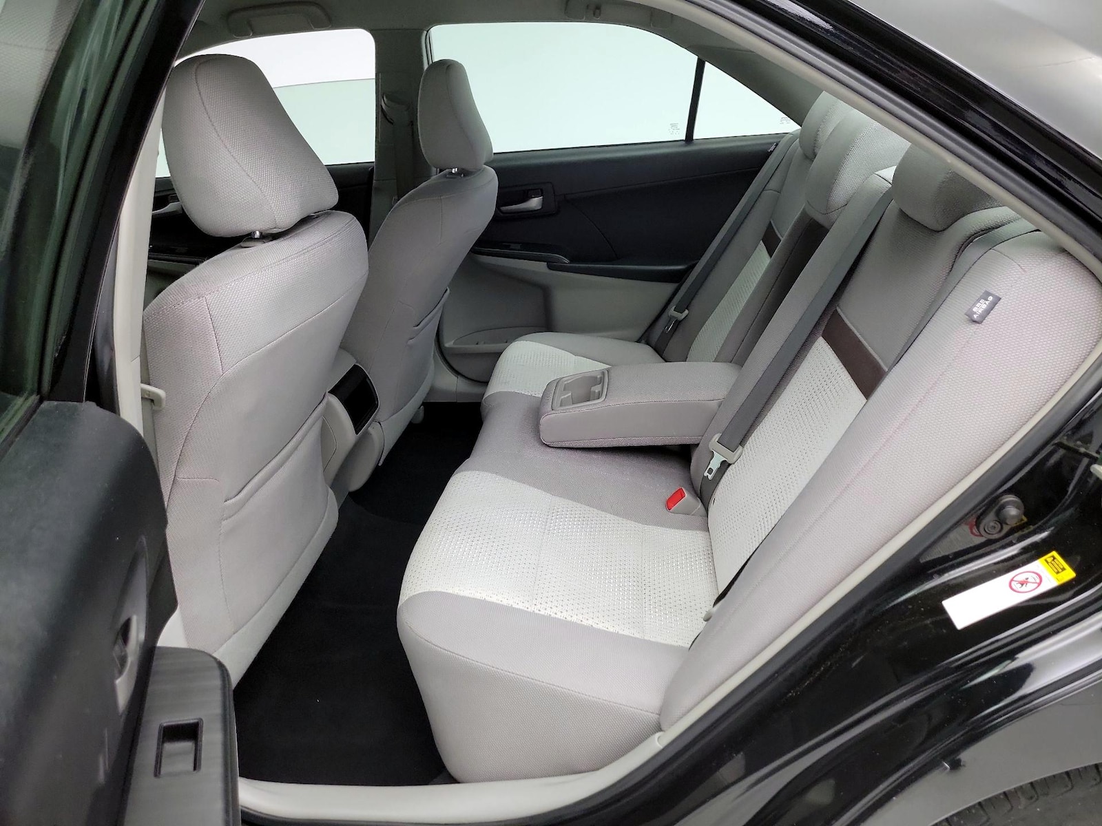 2014 Toyota Camry SE - Photo 19