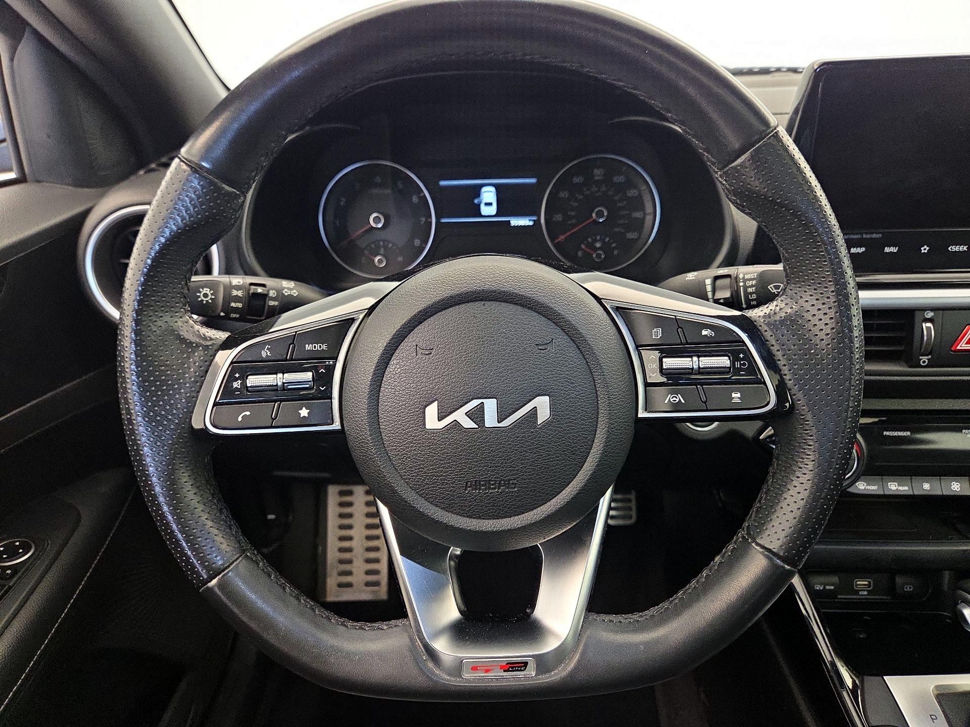 Thumbnail: 2022 Kia Forte - 10