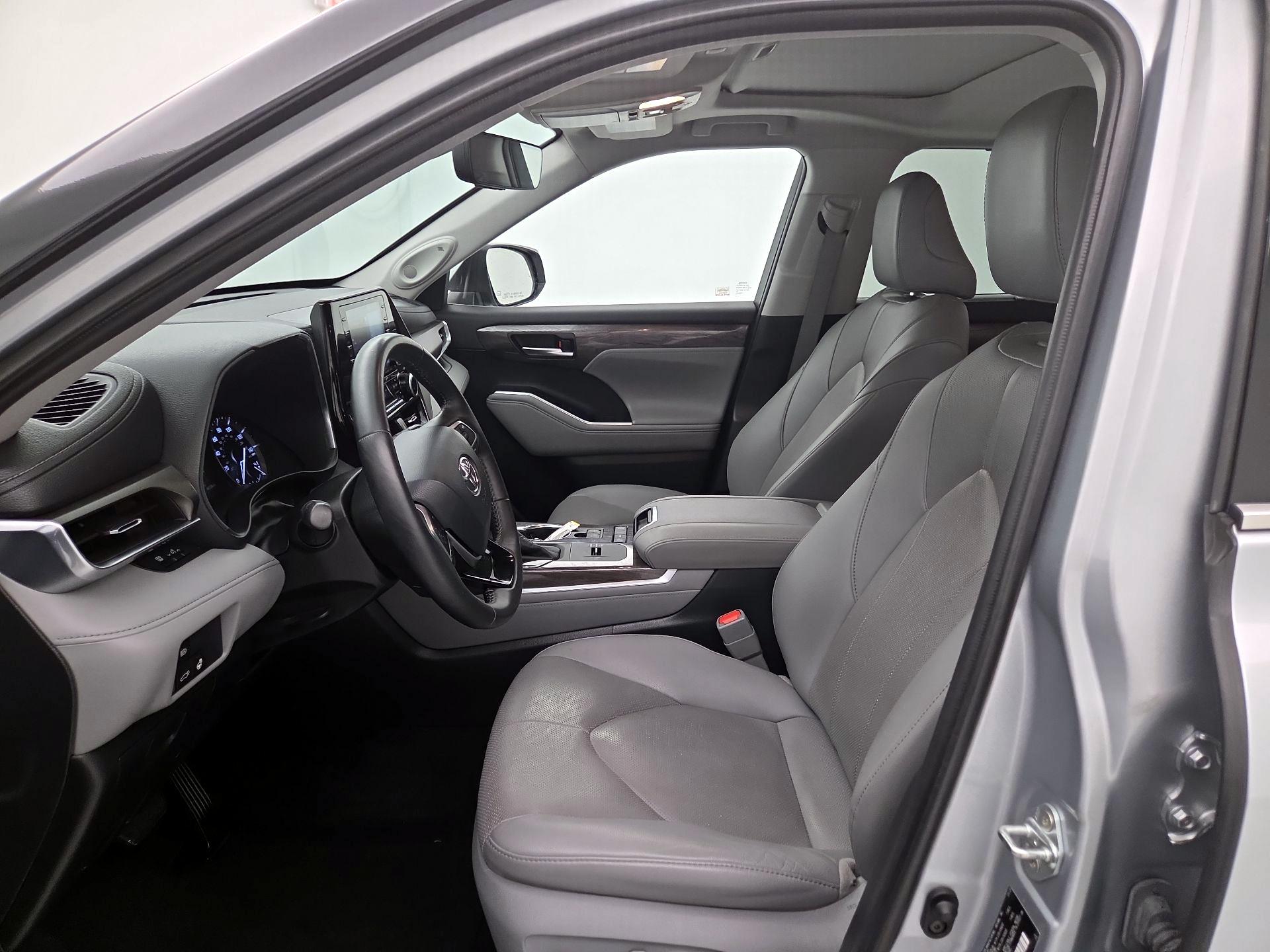 Thumbnail: 2020 Toyota Highlander - 11
