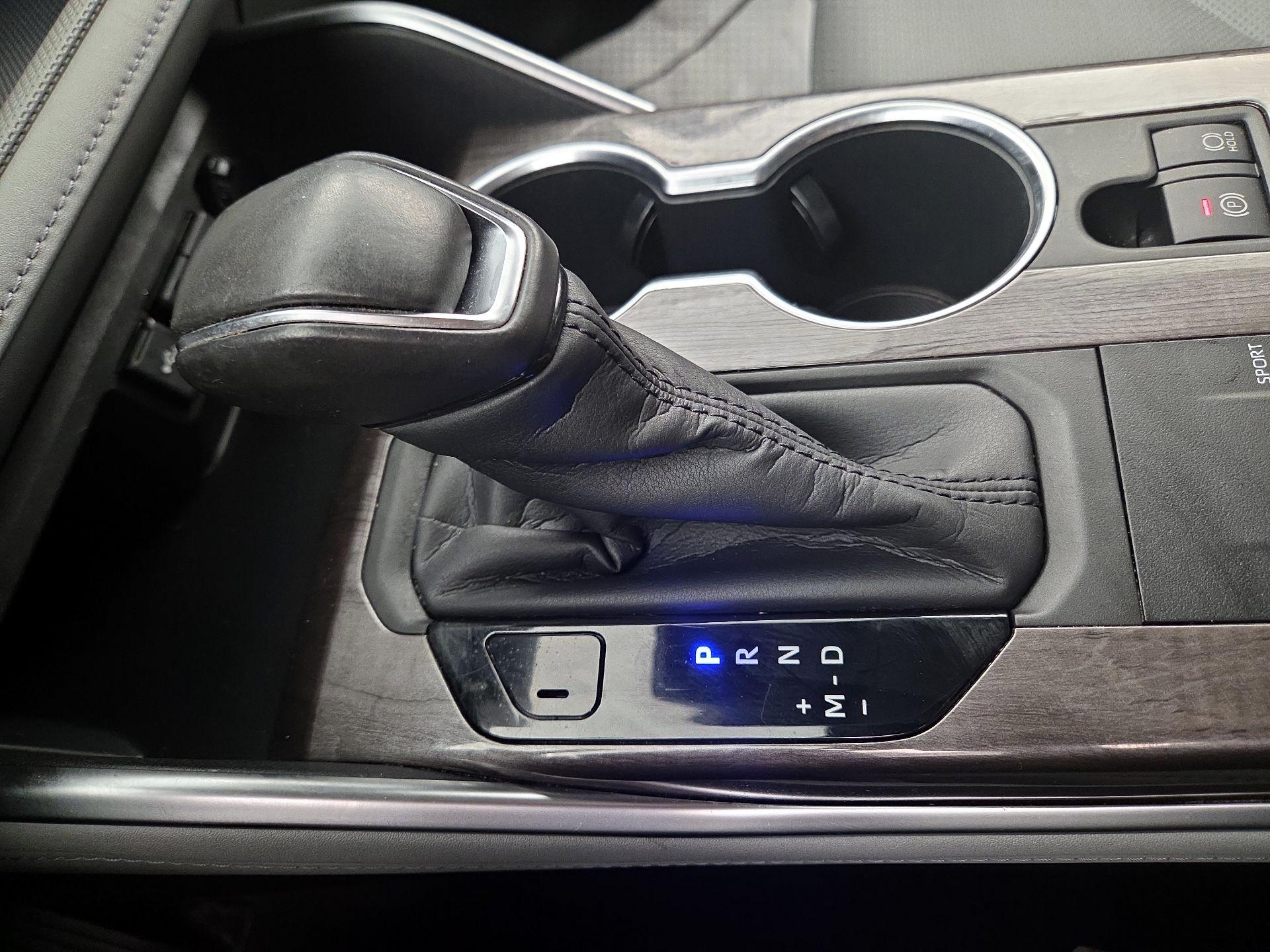 Thumbnail: 2020 Toyota Highlander - 18