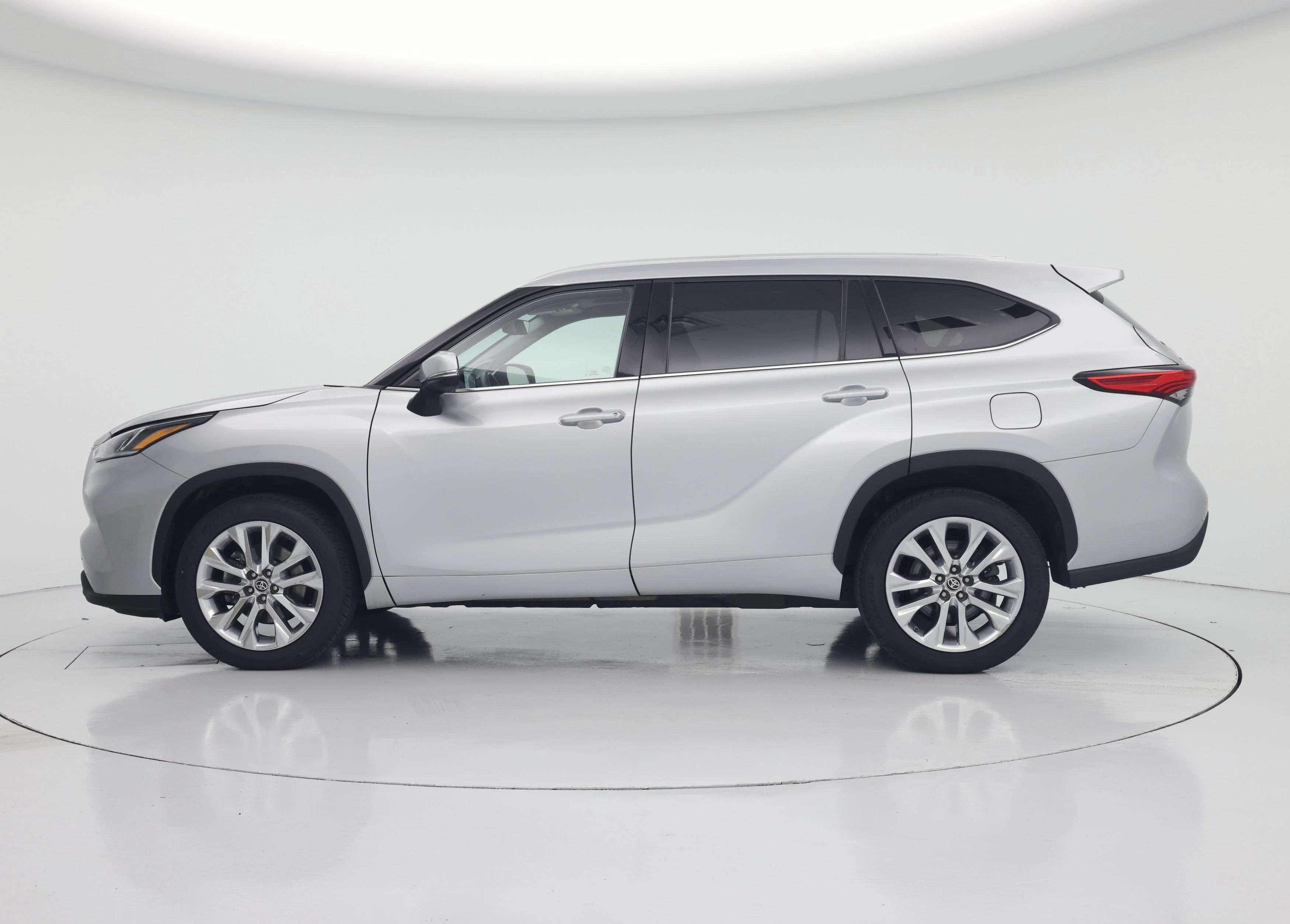 Thumbnail: 2020 Toyota Highlander - 3