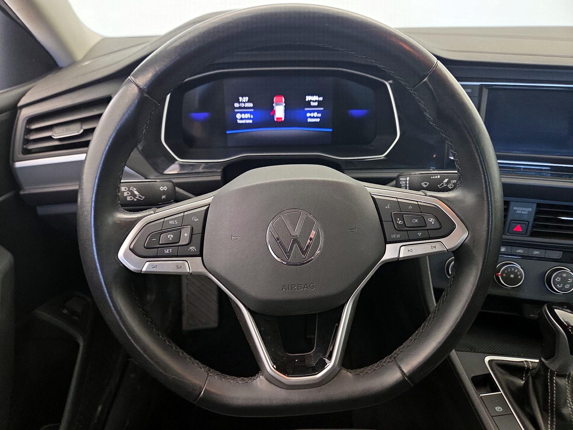 Thumbnail: 2024 Volkswagen Jetta - 10