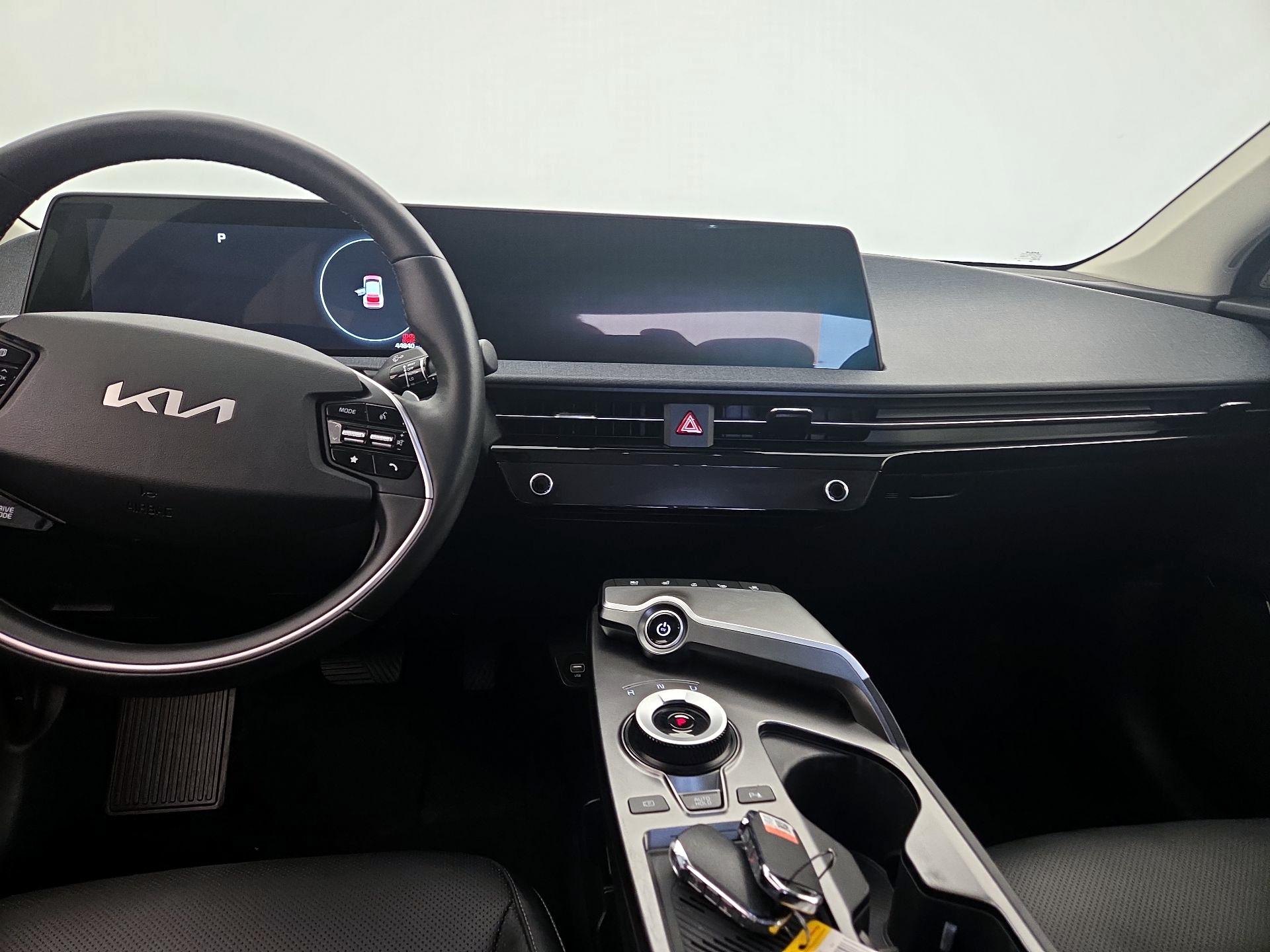 Thumbnail: 2022 Kia EV6 - 9