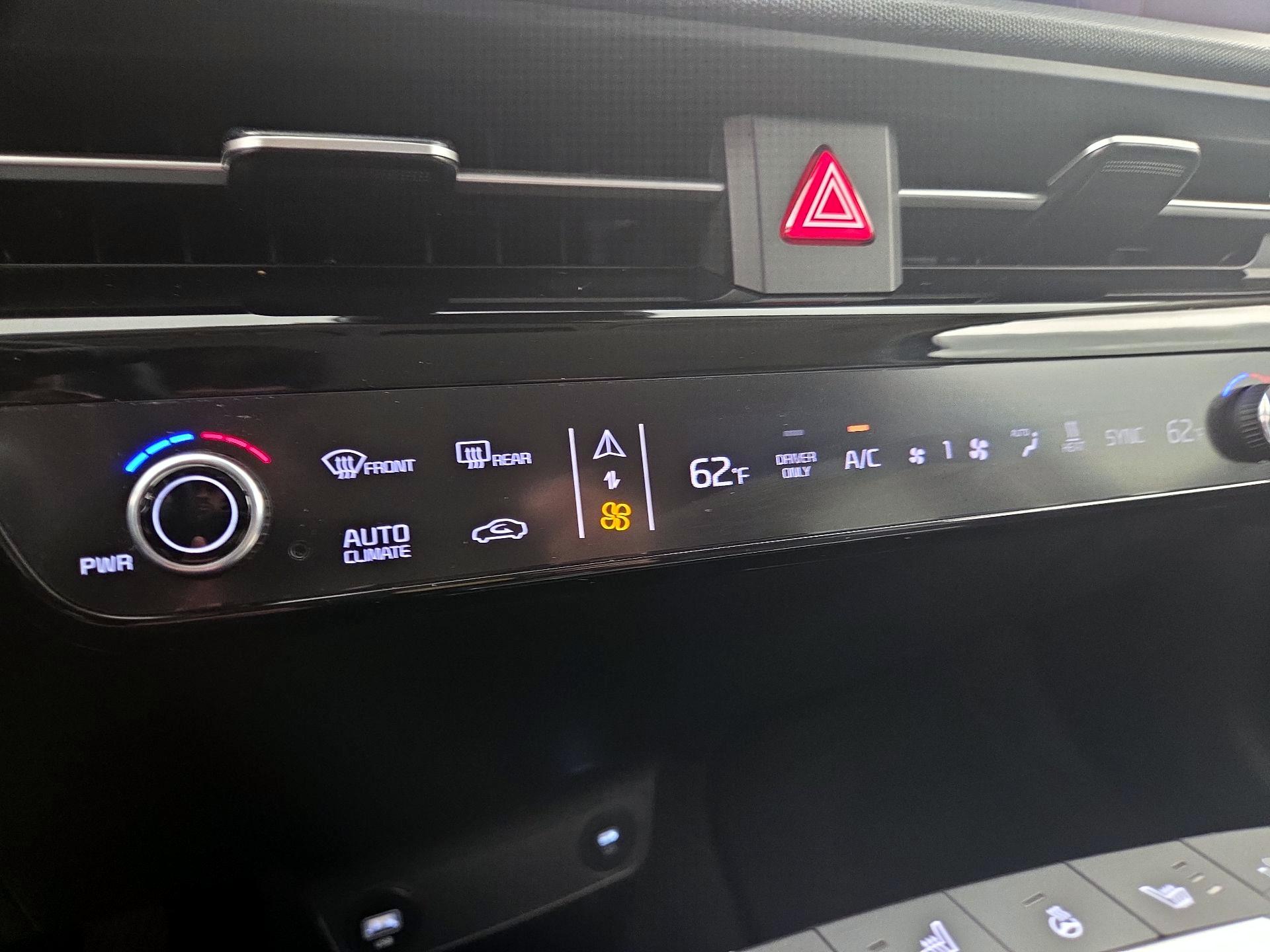 Thumbnail: 2022 Kia EV6 - 16