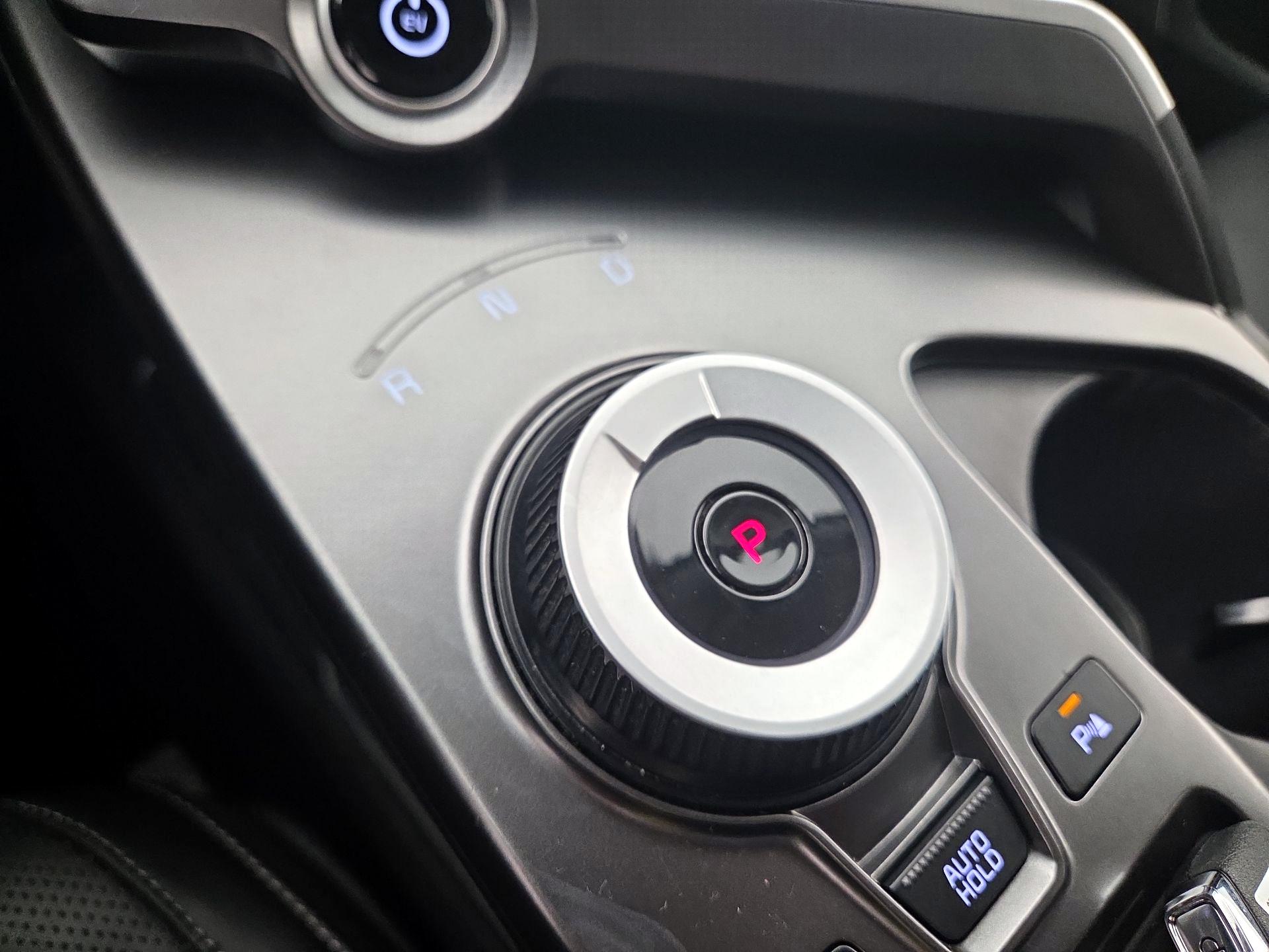 Thumbnail: 2022 Kia EV6 - 17