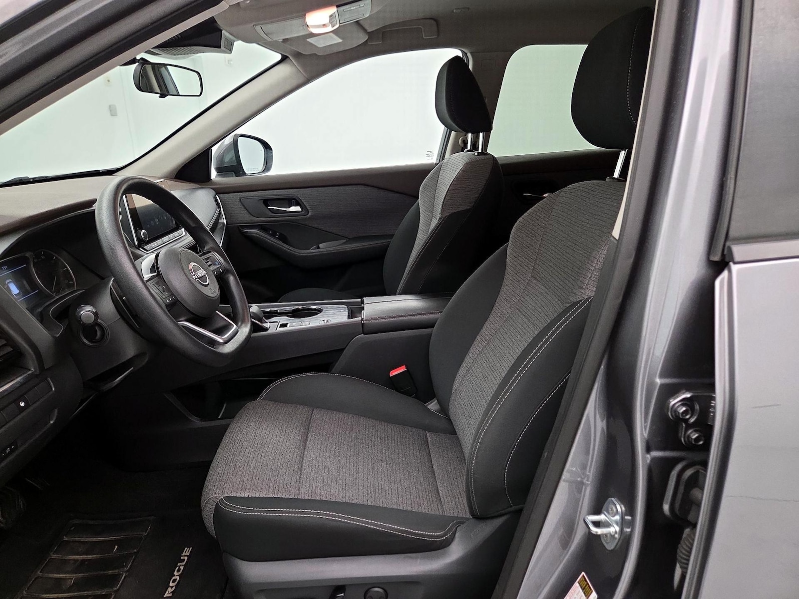 2022 Nissan Rogue SV - Photo 12