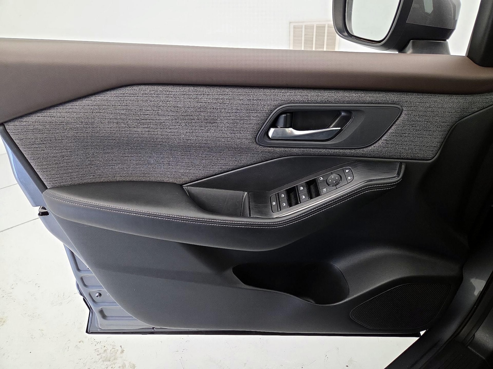 2022 Nissan Rogue SV - Photo 13