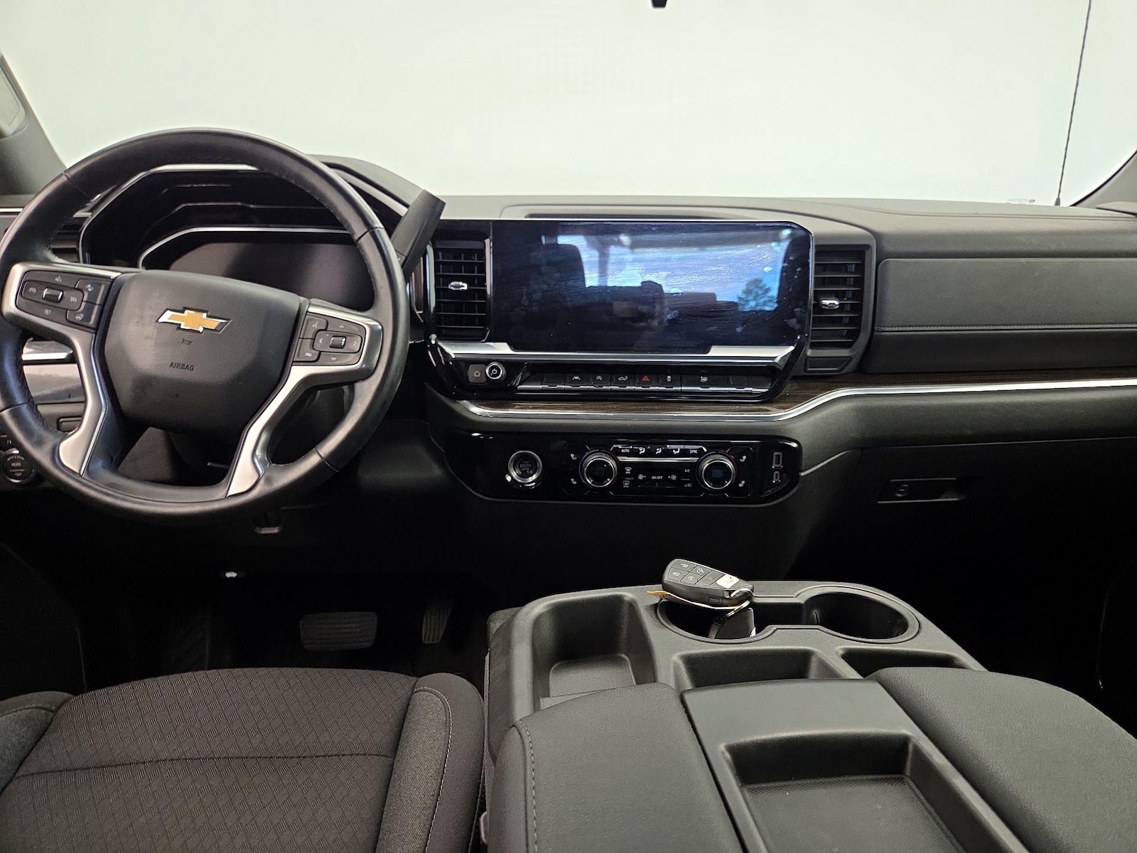 2023 Chevrolet Silverado 1500 LT - Photo 10