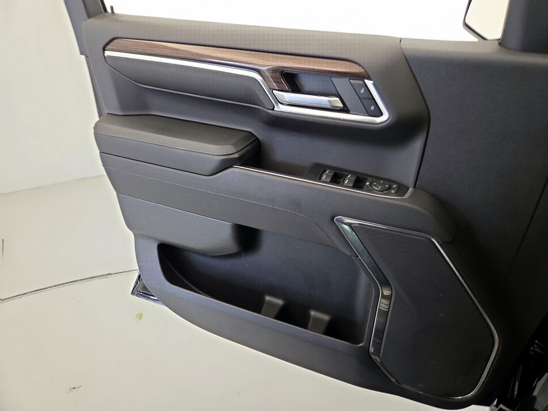 Thumbnail: 2023 Chevrolet Silverado 1500 - 12
