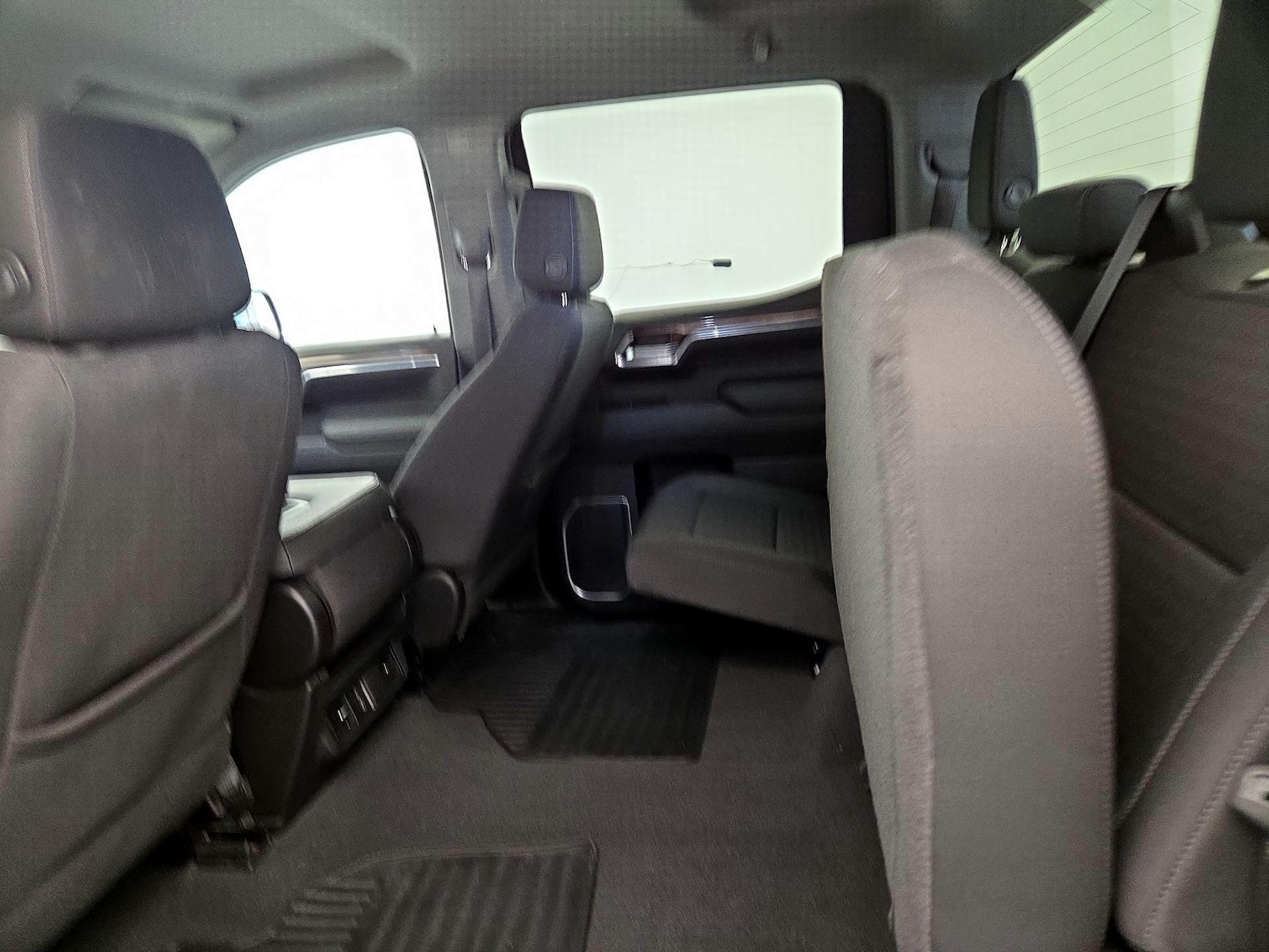 2023 Chevrolet Silverado 1500 LT - Photo 20