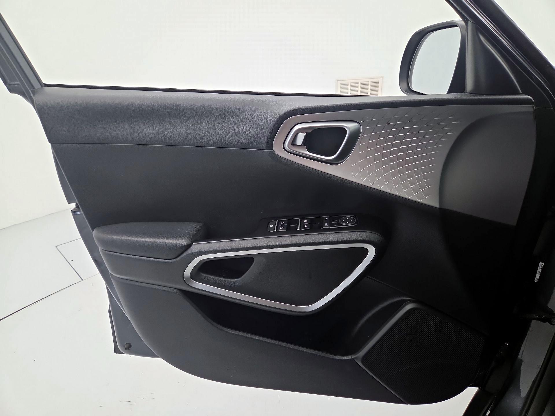 Thumbnail: 2022 Kia Soul - 12