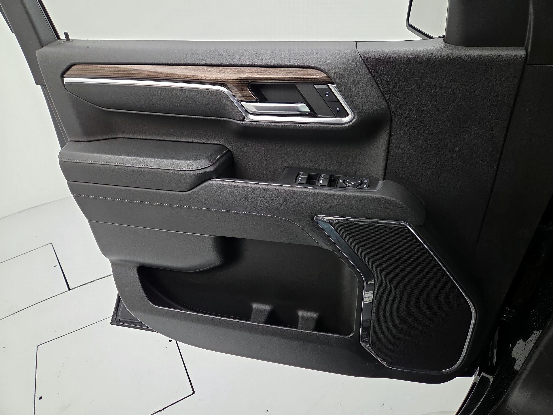 Thumbnail: 2023 Chevrolet Silverado 1500 - 12