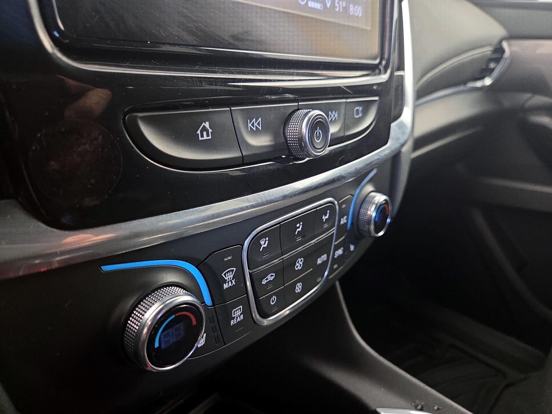 Thumbnail: 2023 Chevrolet Traverse - 16