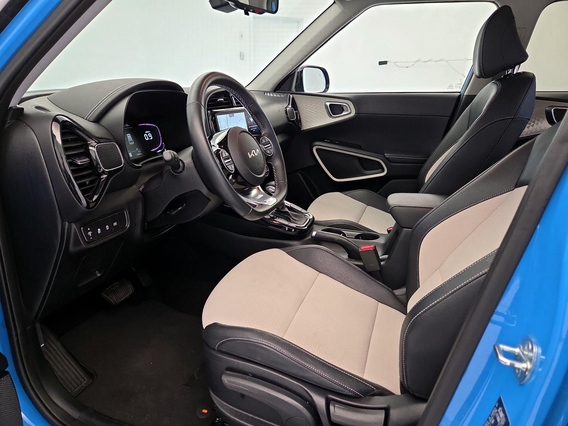 Thumbnail: 2023 Kia Soul - 11