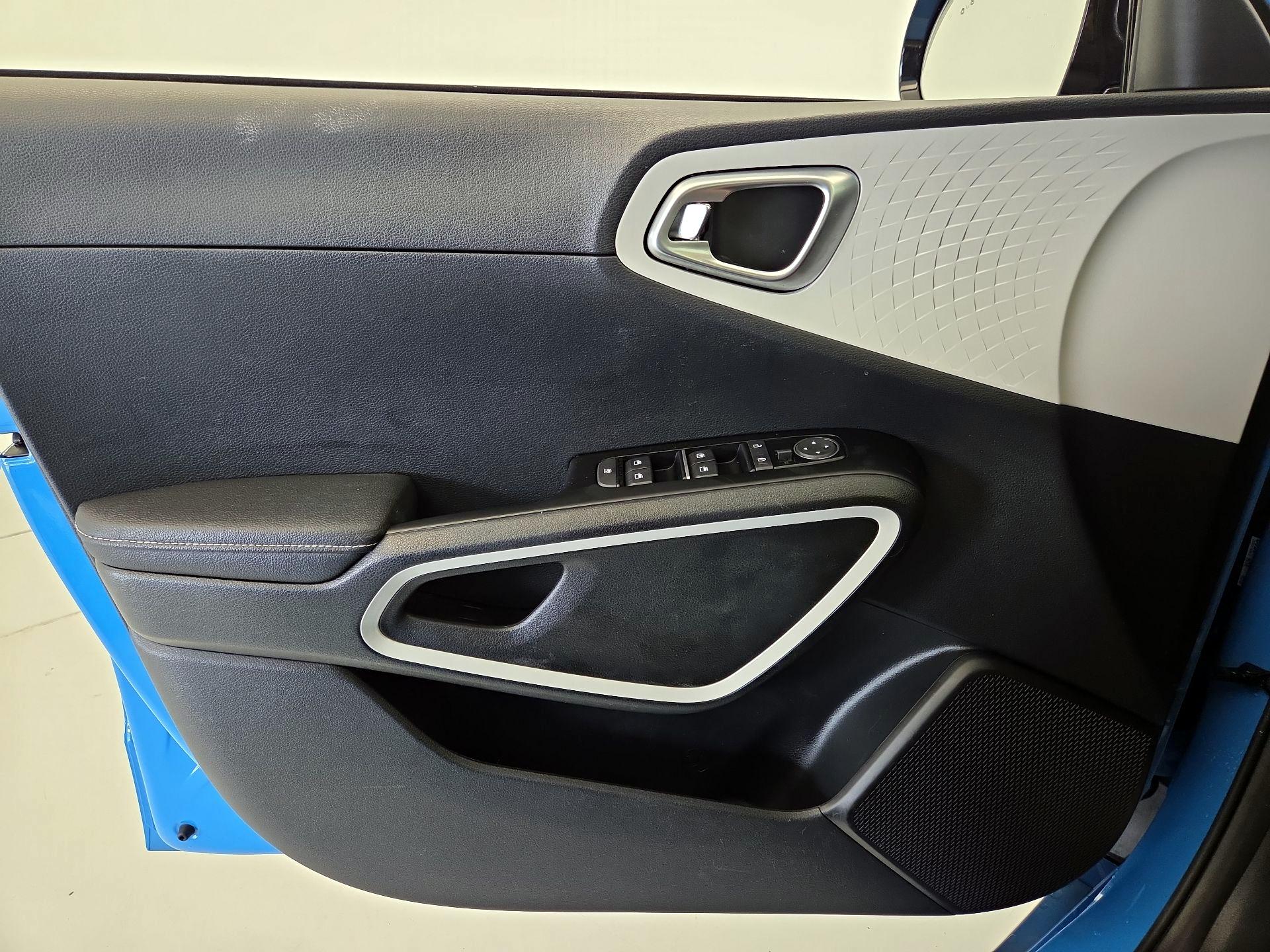 Thumbnail: 2023 Kia Soul - 12