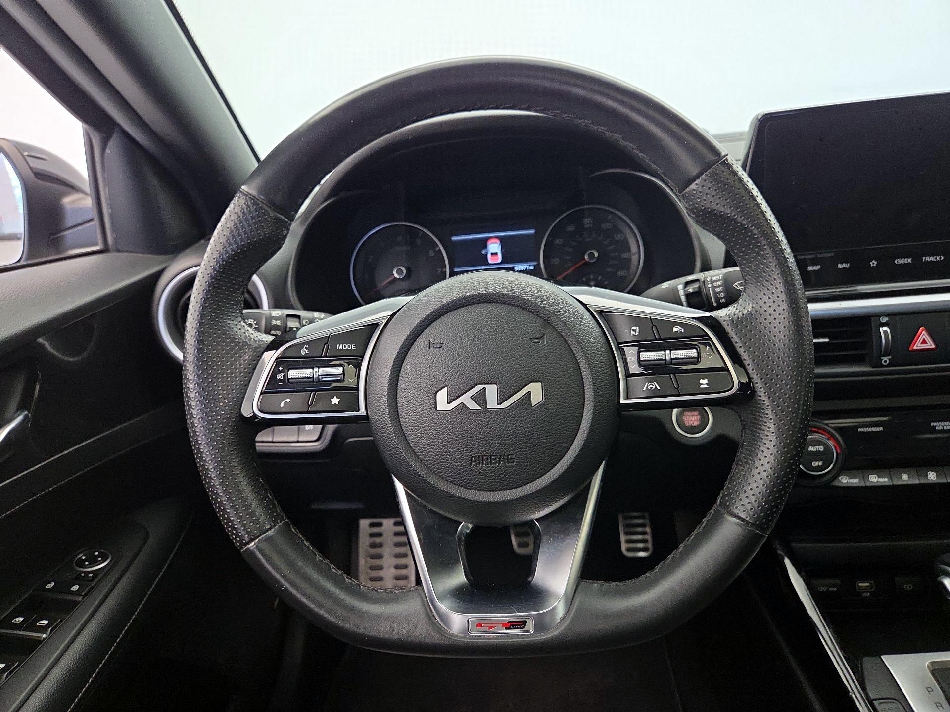 Thumbnail: 2023 Kia Forte - 10