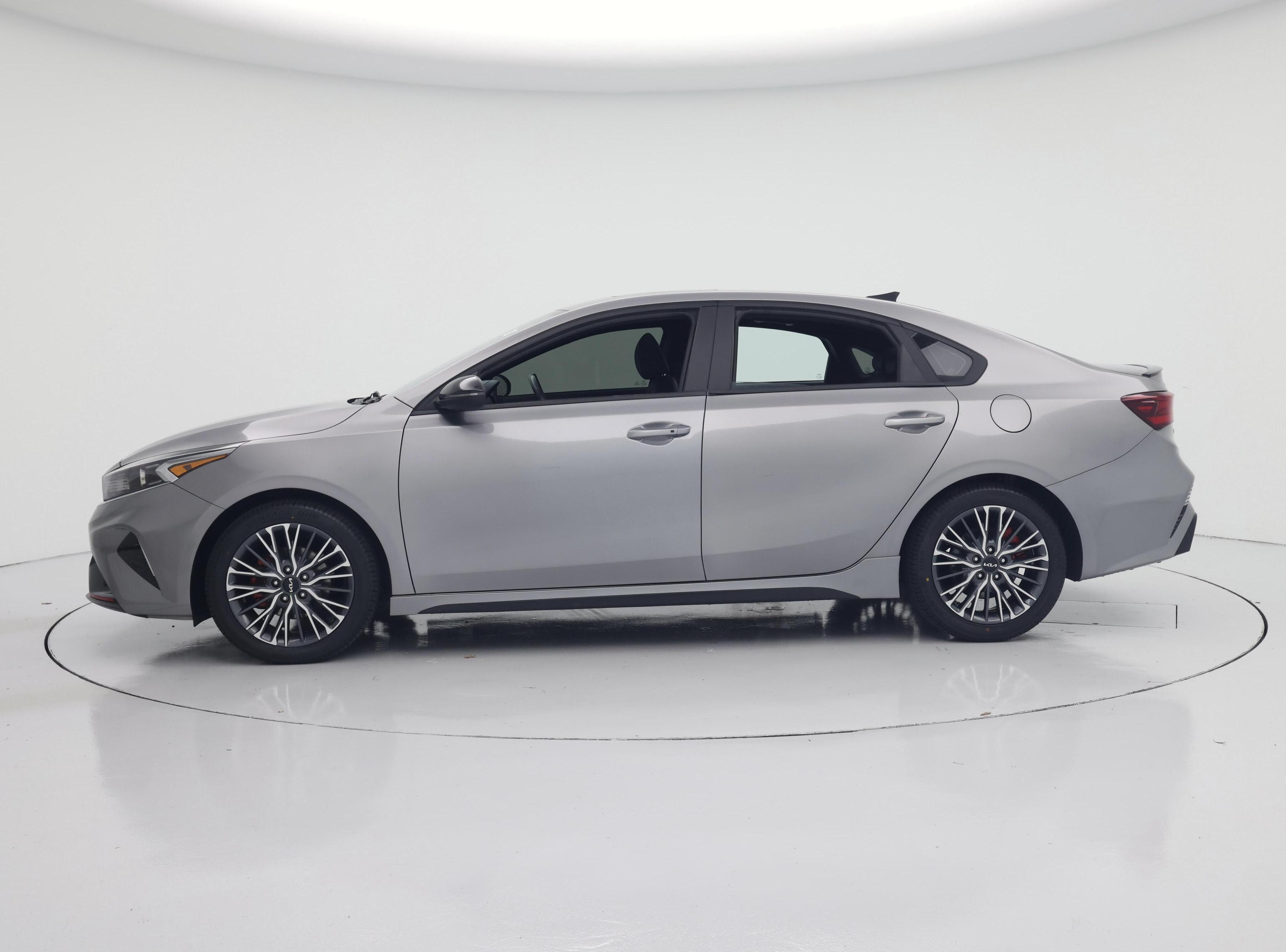 Thumbnail: 2023 Kia Forte - 3