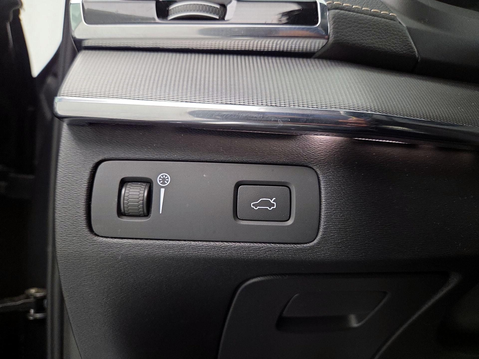 Thumbnail: 2021 Volvo XC90 - 13