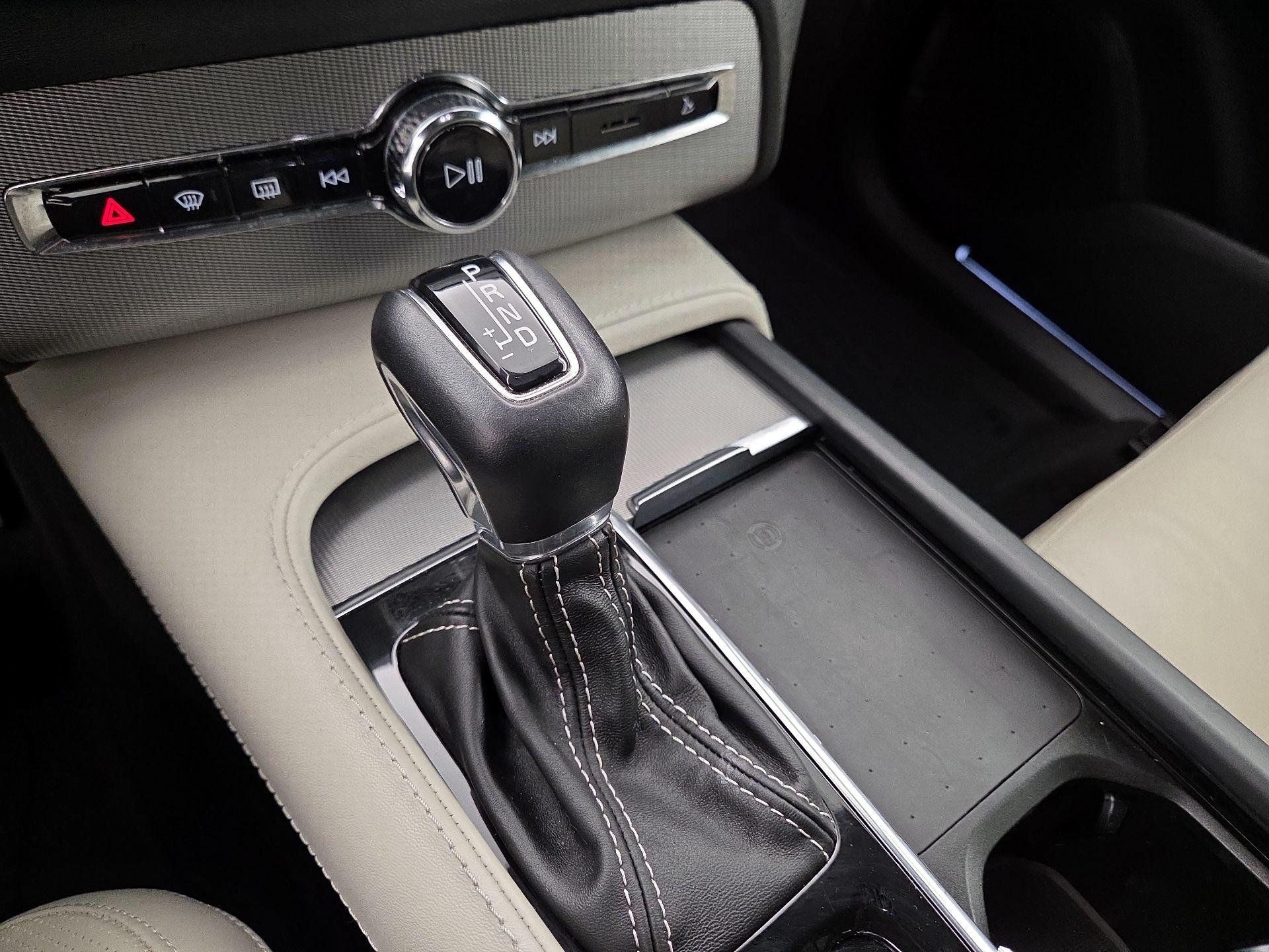 Thumbnail: 2021 Volvo XC90 - 17