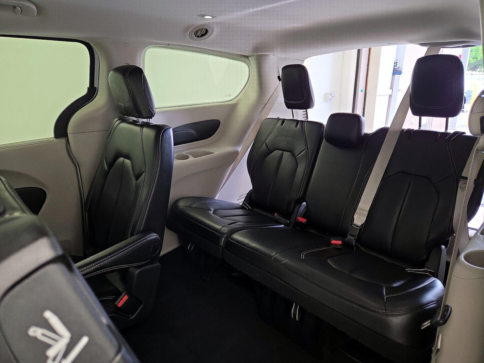 2023 Chrysler Pacifica Touring L - Photo 21