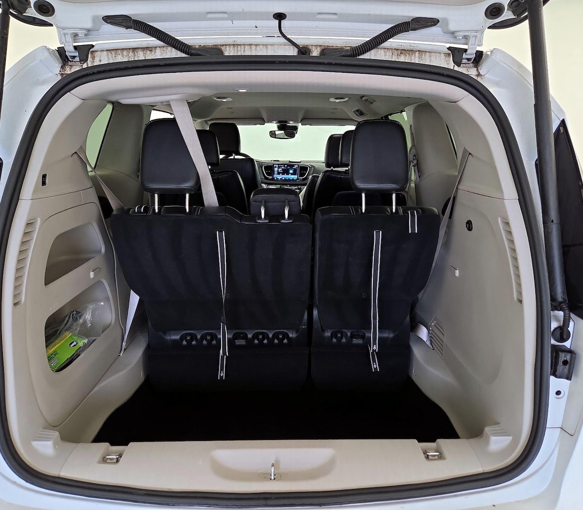 Trunk/Cargo (Seats Up)
