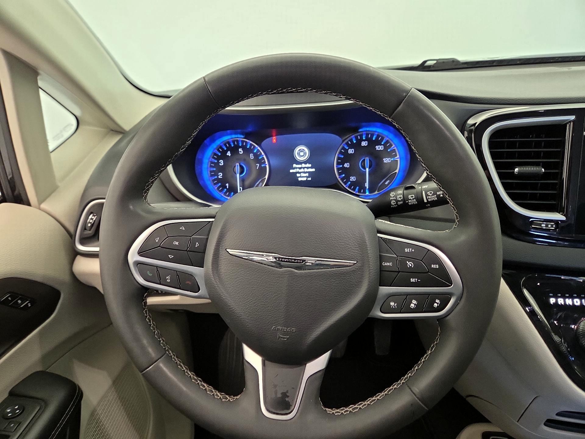 Thumbnail: 2023 Chrysler Pacifica - 10