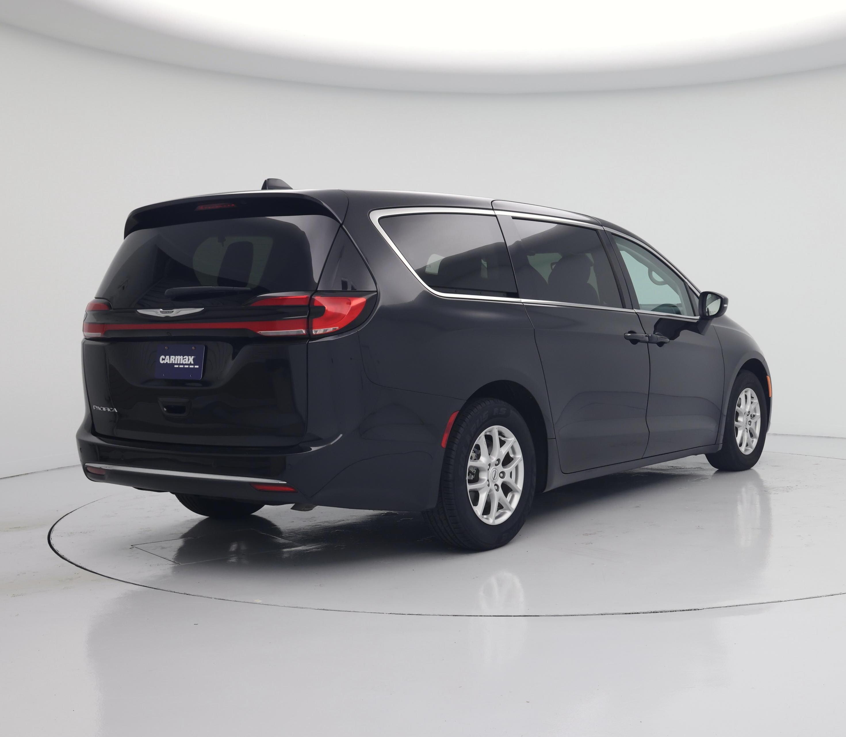 Thumbnail: 2023 Chrysler Pacifica - 8