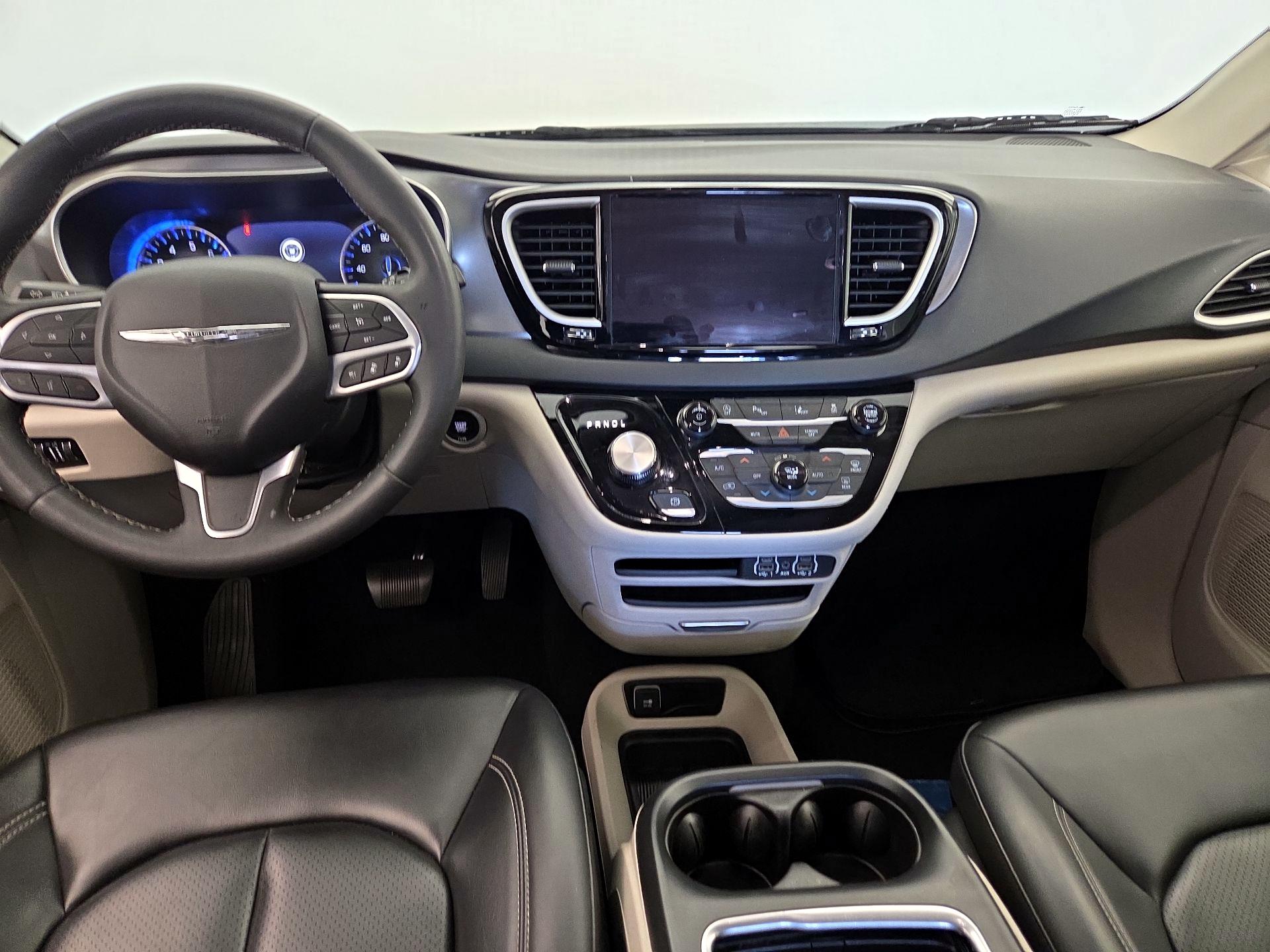 Thumbnail: 2023 Chrysler Pacifica - 9