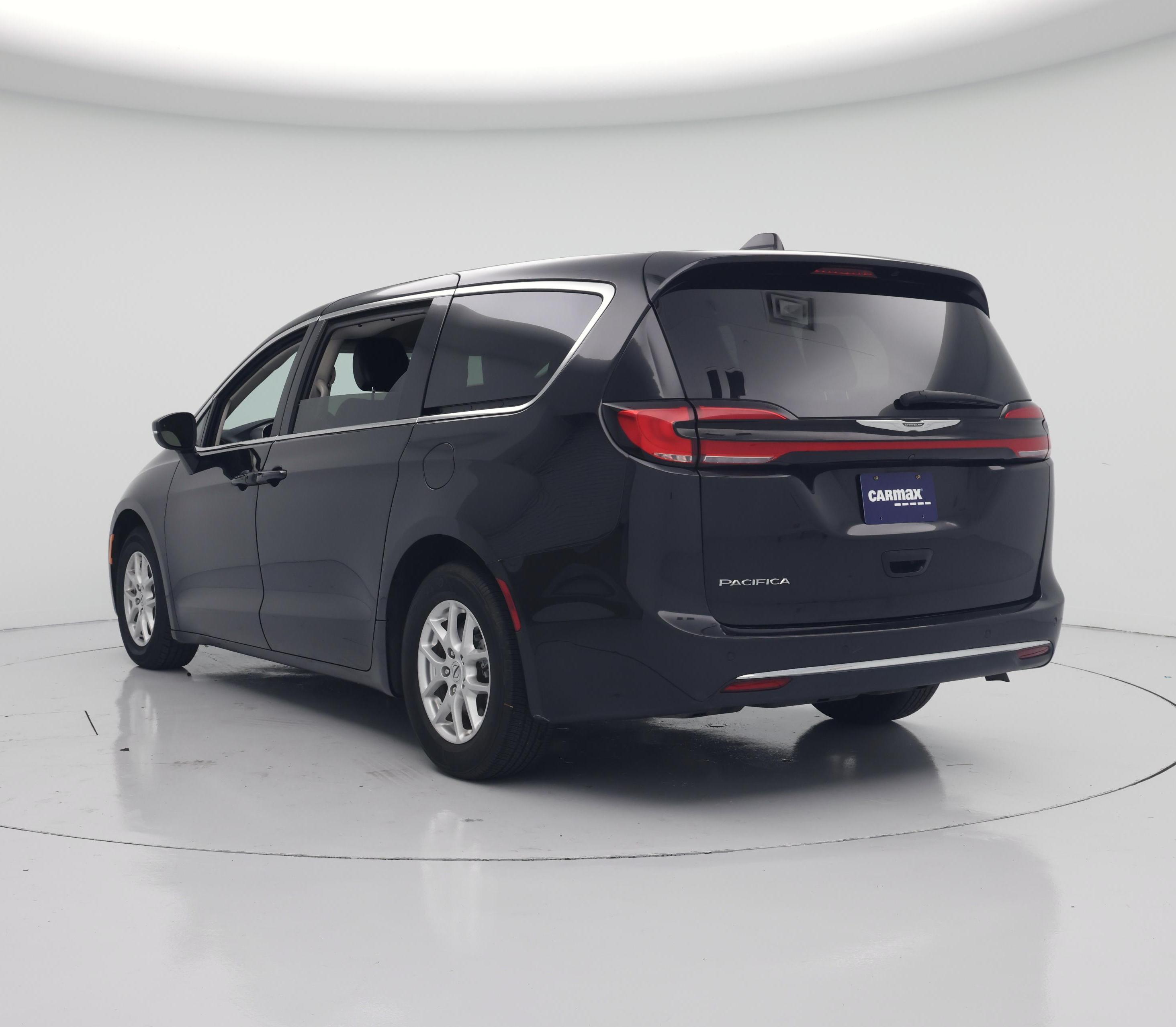 Thumbnail: 2023 Chrysler Pacifica - 2